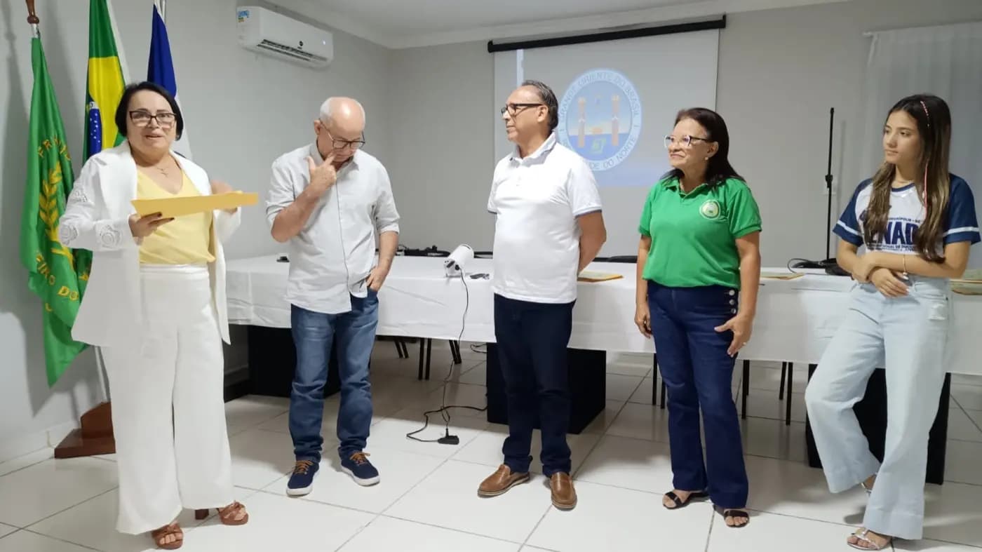 Registro fotográfico: ATO DE AGRADECIMENTO AOS PROFISSIONAIS VOLUNTÁRIOS QUE PARTICIPARAM DA AÇÃO FILANTRÓPICA ESTADUAL, COORDENADA PELO GOB-RN, REALIZADA NO DIA 26/04/2025 – CAMPANHA SAÚDE FÍSICA E MENTAL, AUTOCUIDADOS E BEM-ESTAR.