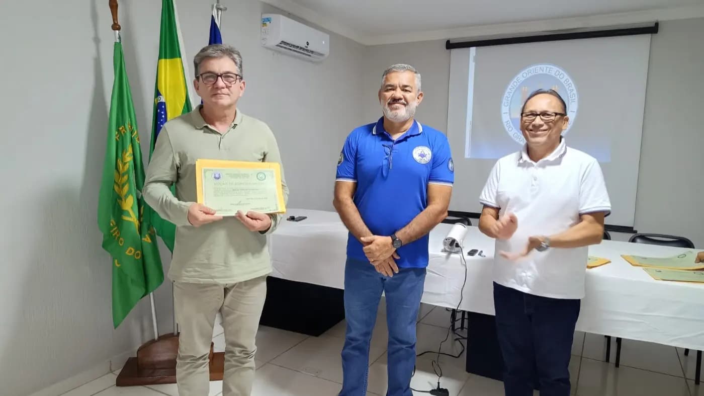 Registro fotográfico: ATO DE AGRADECIMENTO AOS PROFISSIONAIS VOLUNTÁRIOS QUE PARTICIPARAM DA AÇÃO FILANTRÓPICA ESTADUAL, COORDENADA PELO GOB-RN, REALIZADA NO DIA 26/04/2025 – CAMPANHA SAÚDE FÍSICA E MENTAL, AUTOCUIDADOS E BEM-ESTAR.