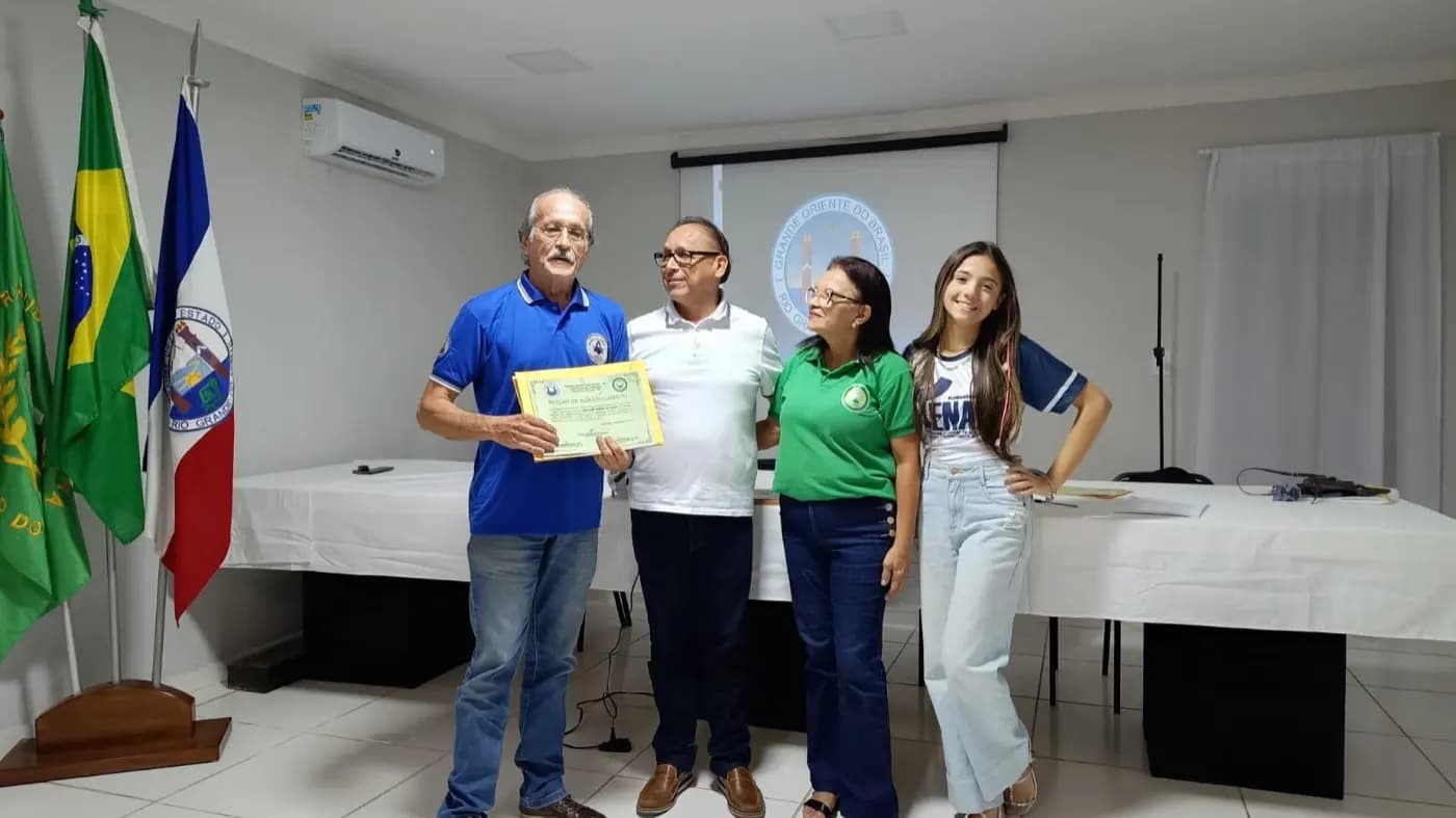 Registro fotográfico: ATO DE AGRADECIMENTO AOS PROFISSIONAIS VOLUNTÁRIOS QUE PARTICIPARAM DA AÇÃO FILANTRÓPICA ESTADUAL, COORDENADA PELO GOB-RN, REALIZADA NO DIA 26/04/2025 – CAMPANHA SAÚDE FÍSICA E MENTAL, AUTOCUIDADOS E BEM-ESTAR.