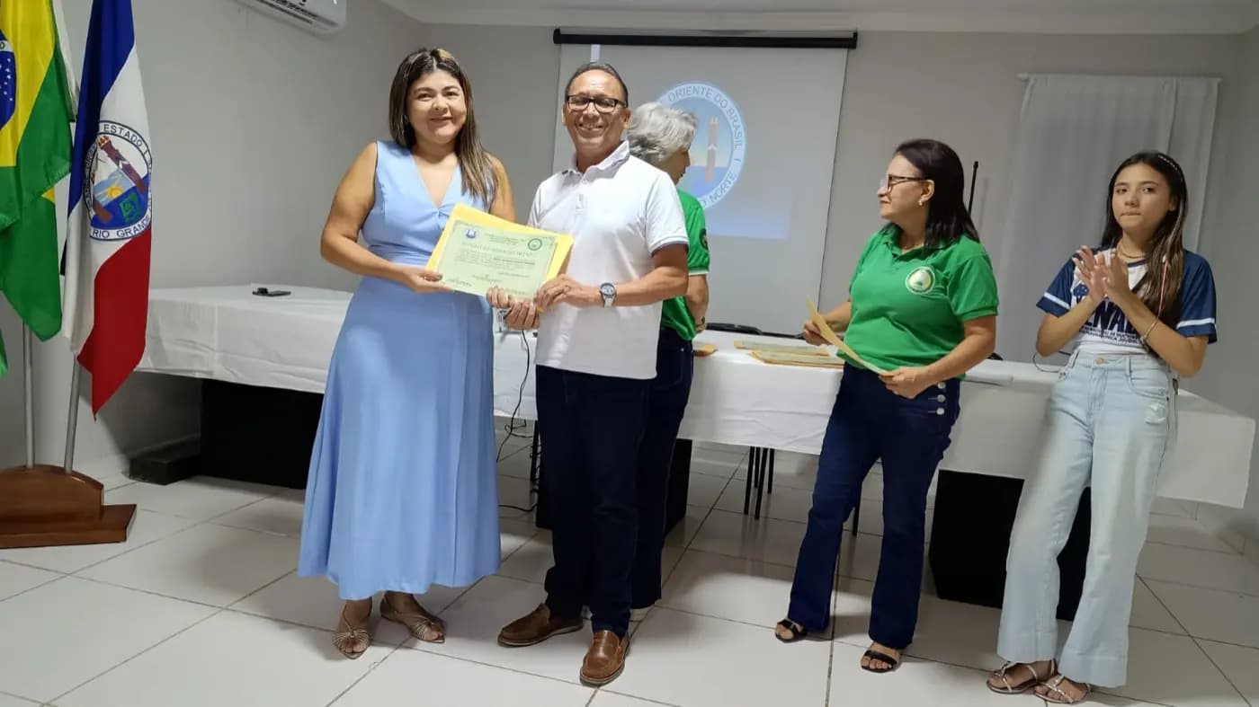 Registro fotográfico: ATO DE AGRADECIMENTO AOS PROFISSIONAIS VOLUNTÁRIOS QUE PARTICIPARAM DA AÇÃO FILANTRÓPICA ESTADUAL, COORDENADA PELO GOB-RN, REALIZADA NO DIA 26/04/2025 – CAMPANHA SAÚDE FÍSICA E MENTAL, AUTOCUIDADOS E BEM-ESTAR.