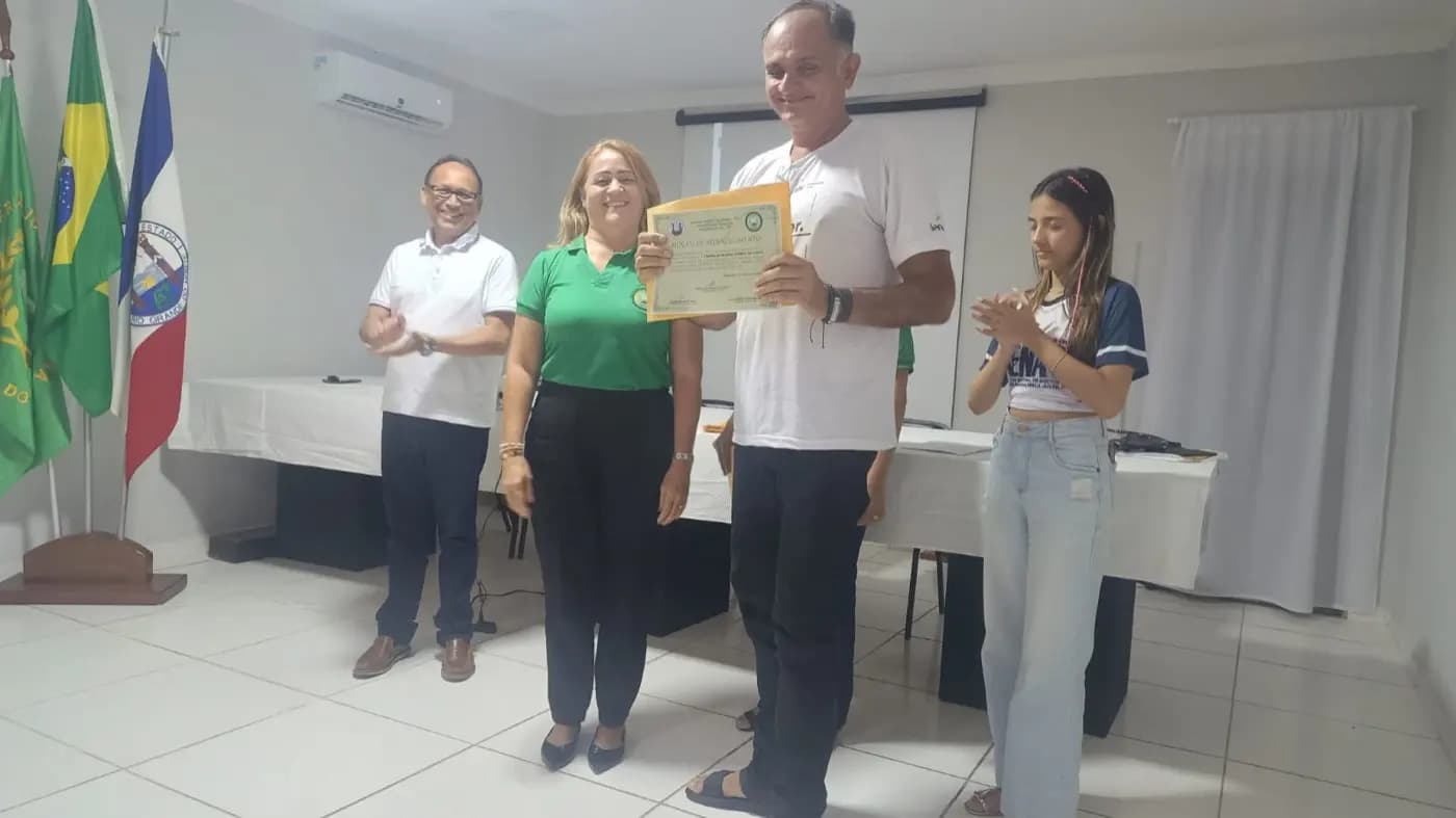 Registro fotográfico: ATO DE AGRADECIMENTO AOS PROFISSIONAIS VOLUNTÁRIOS QUE PARTICIPARAM DA AÇÃO FILANTRÓPICA ESTADUAL, COORDENADA PELO GOB-RN, REALIZADA NO DIA 26/04/2025 – CAMPANHA SAÚDE FÍSICA E MENTAL, AUTOCUIDADOS E BEM-ESTAR.