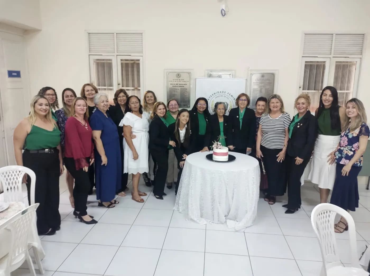 Registro fotográfico: PARTICIPAÇÃO DO GRÃO-MESTRE DO GOB-RN NA SESSÃO MAGNA PÚBLICA ALUSIVA AO DIA DAS MÃES REALIZADA PELA LOJA MAÇÔNICA 21 DE MARÇO N° 152, ORIENTE DE NATAL/RN.