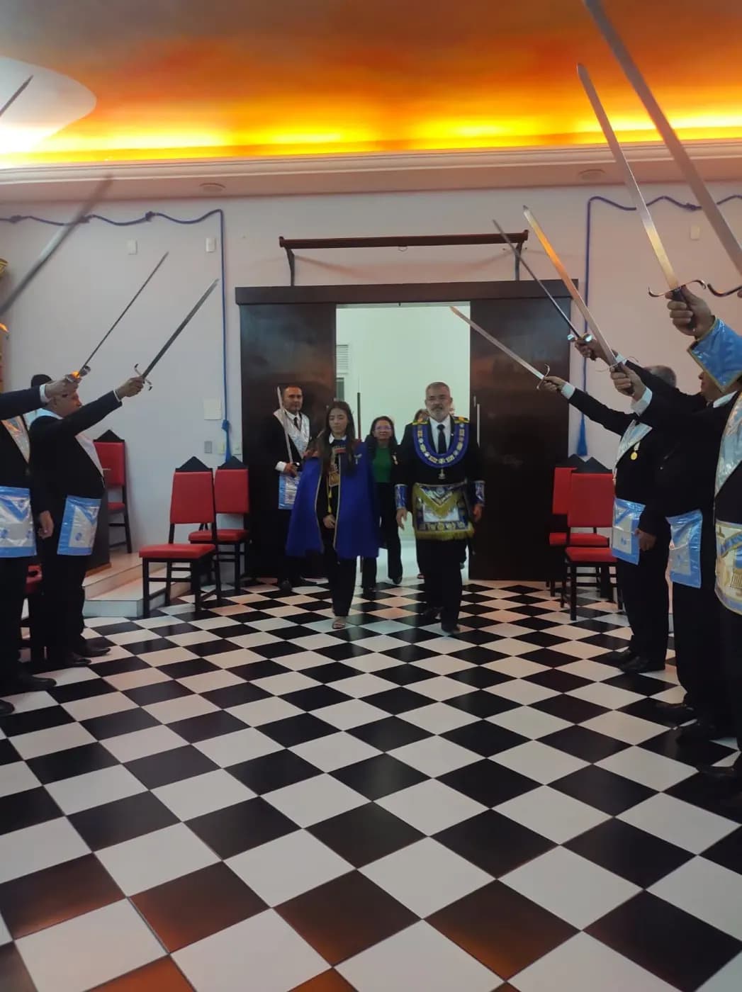 Registro fotográfico: PARTICIPAÇÃO DO GRÃO-MESTRE DO GOB-RN NA SESSÃO MAGNA PÚBLICA ALUSIVA AO DIA DAS MÃES REALIZADA PELA LOJA MAÇÔNICA 21 DE MARÇO N° 152, ORIENTE DE NATAL/RN.