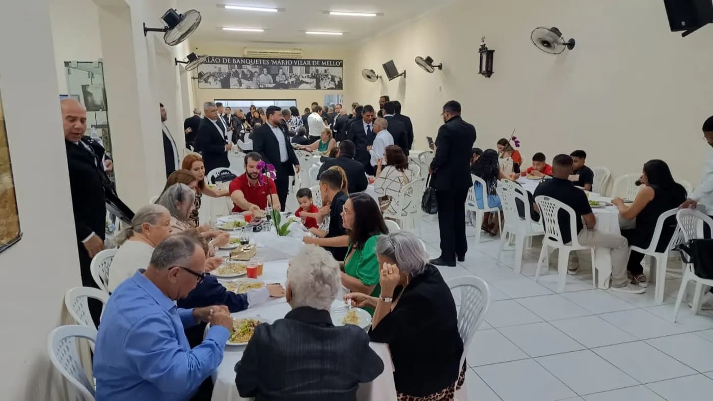 Registro fotográfico: PARTICIPAÇÃO DO GRÃO-MESTRE DO GOB/RN NA SESSÃO MAGNA DE INICIAÇÃO REALIZADA PELA LOJA MAÇÔNICA JOÃO CECÍLIO DA COSTA N° 2.116, ORIENTE DE NATAL/RN.