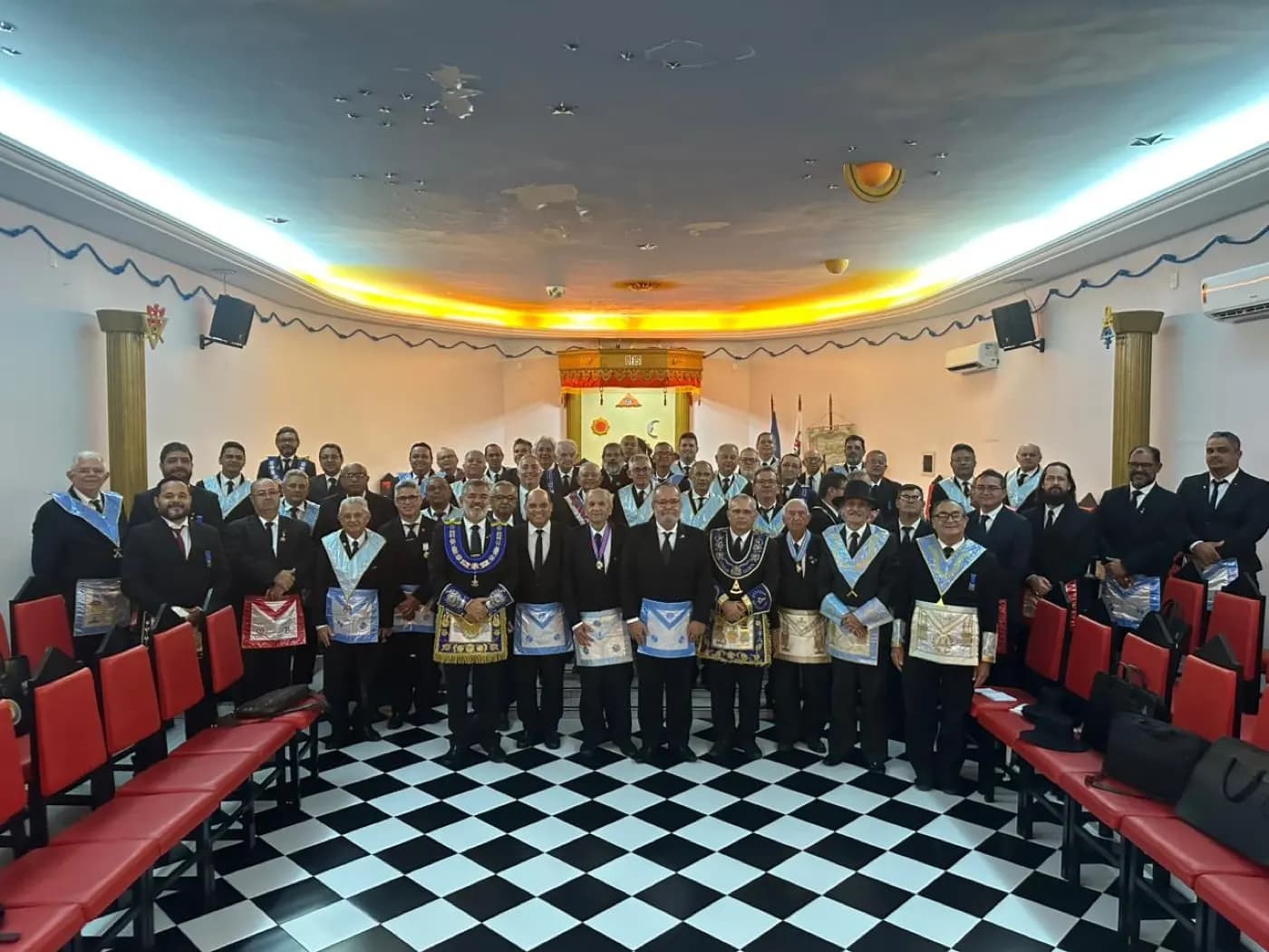 Registro fotográfico: PARTICIPAÇÃO DO GRÃO-MESTRE DO GOB-RN NA SESSÃO MAGNA DE EXALTAÇÃO REALIZA PELA LOJA MAÇÔNICA 21 DE MARÇO Nº 152, ORIENTE DE NATAL/RN.
