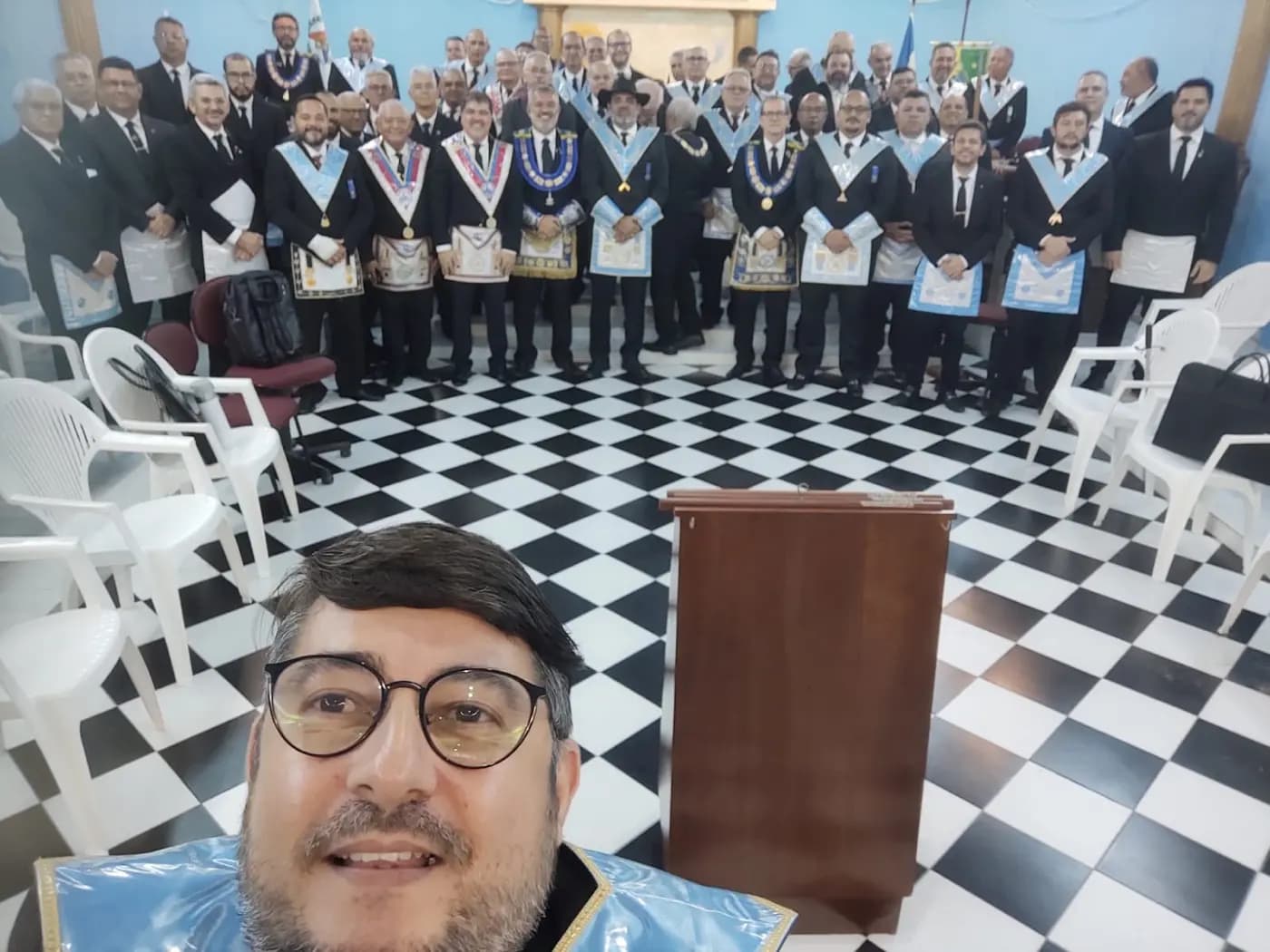 Registro fotográfico: SESSÃO MAGNA DE REASSUNÇÃO E POSSE DE VENERÁVEL MESTRE E POSSE DA NOVA DIRETORIA DA LOJA MAÇÔNICA MONTEIRO LOBATO Nº 4162, ORIENTE DE PARNAMIRIM-RN, ELEITOS PARA O BIÊNIO 2025/2027.