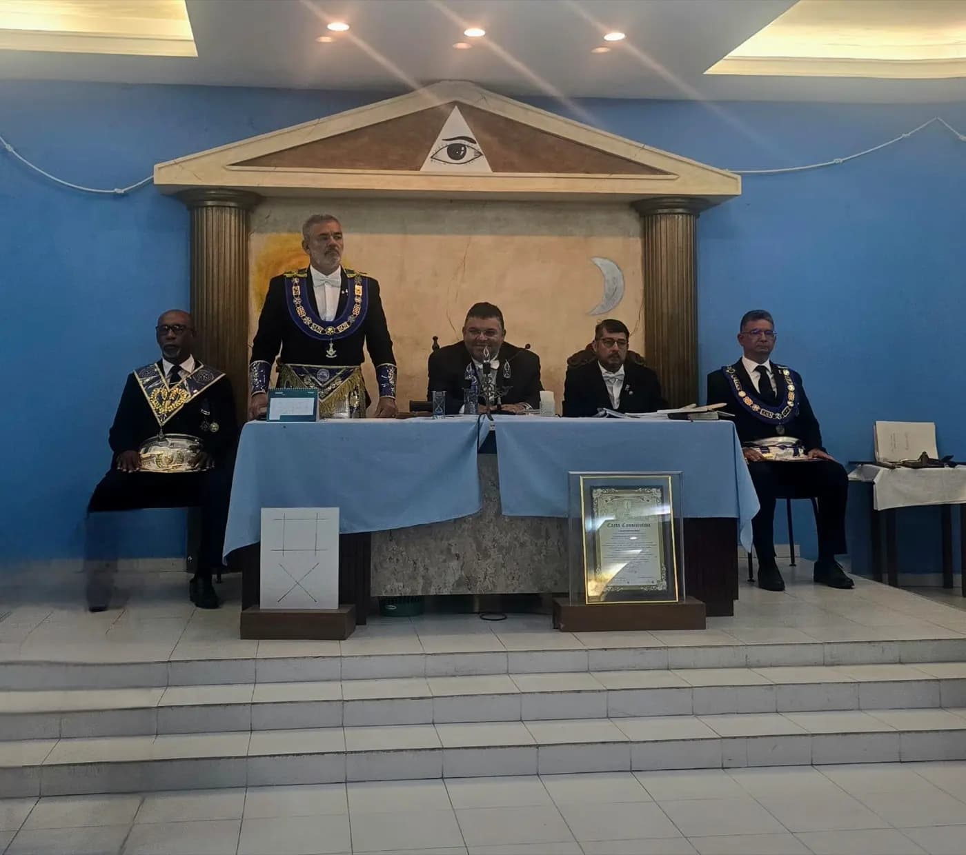 Registro fotográfico: SESSÃO MAGNA DE INSTALAÇÃO E POSSE DE VENERÁVEL MESTRE E POSSE DA NOVA DIRETORIA DA LOJA MAÇÔNICA UNIVERSITÁRIA ESTRELA NATALENSE Nº 4.122, RITO SCHRÖDER, ORIENTE DE PARNAMIRIM-RN, ELEITOS PARA O BIÊNIO 2025/2027.