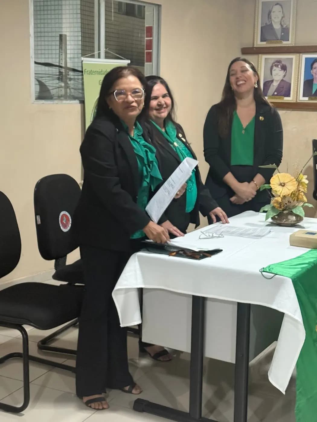 Registro fotográfico: SESSÃO MAGNA DE REASSUNÇÃO E POSSE DE VENERÁVEL MESTRE E POSSE DA NOVA DIRETORIA DA LOJA MAÇÔNICA EVOLUÇÃO SEGUNDA N° 852, ORIENTE DE NATAL/RN, ELEITOS PARA O BIÊNIO 2025/2027.