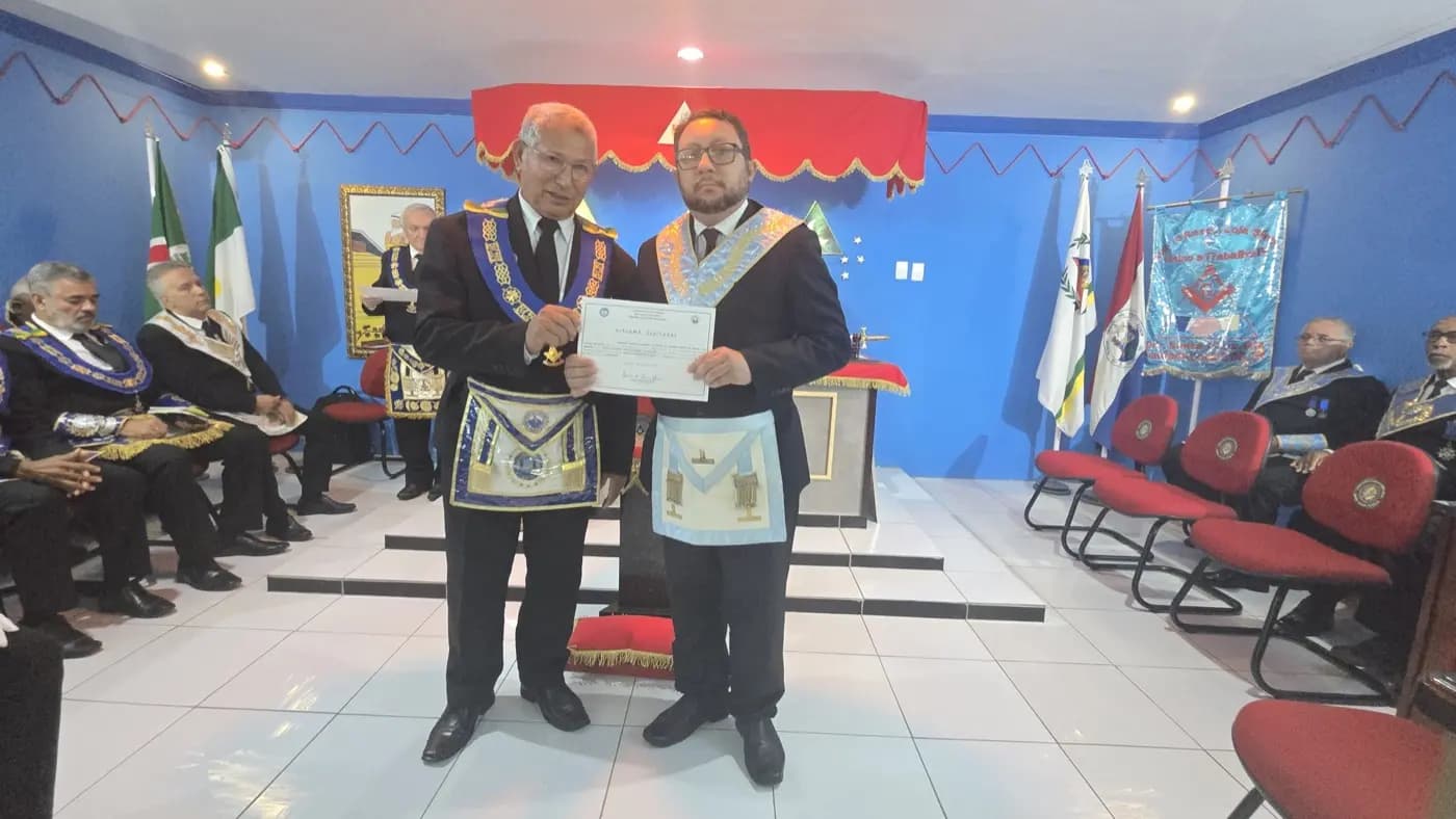 Registro fotográfico: SESSÃO MAGNA DE REASSUNÇÃO E POSSE DE VENERÁVEL MESTRE E POSSE DA NOVA DIRETORIA DA LOJA MAÇÔNICA UNIÃO E TRABALHO IV Nº 1.838, ORIENTE DE SANTA CRUZ/RN, ELEITOS PARA O BIÊNIO 2025/2027.