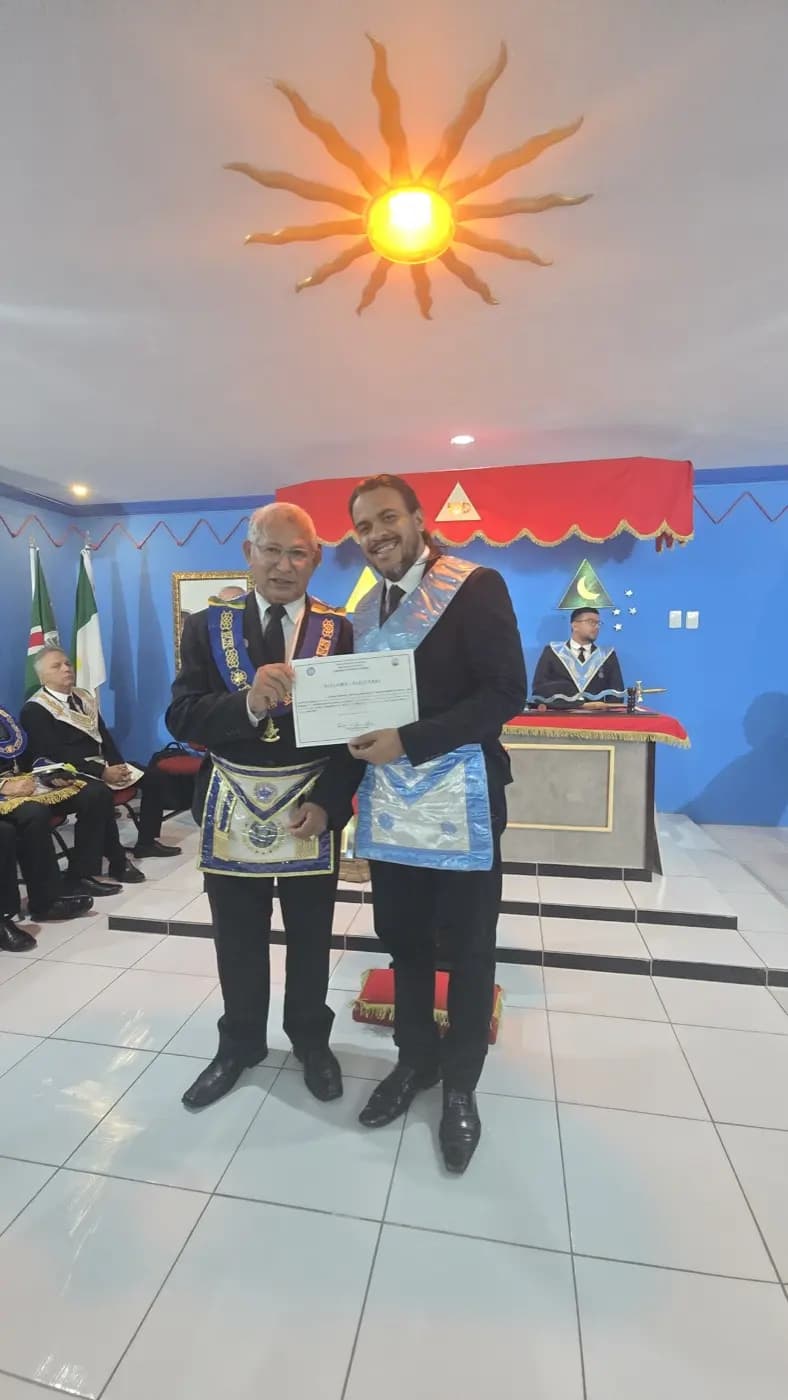 Registro fotográfico: SESSÃO MAGNA DE REASSUNÇÃO E POSSE DE VENERÁVEL MESTRE E POSSE DA NOVA DIRETORIA DA LOJA MAÇÔNICA UNIÃO E TRABALHO IV Nº 1.838, ORIENTE DE SANTA CRUZ/RN, ELEITOS PARA O BIÊNIO 2025/2027.
