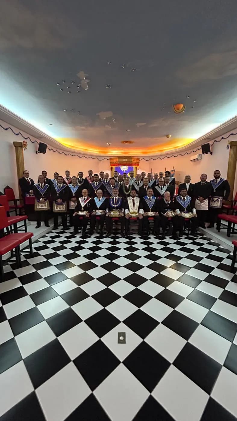 Registro fotográfico: SESSÃO MAGNA DE INSTALAÇÃO E POSSE DE VENERÁVEL MESTRE E POSSE DA NOVA DIRETORIA DA LOJA MAÇÔNICA UNIVERSITÁRIA MÁRIO VILAR DE MELO Nº 4.085, RITO BRASILEIRO, ORIENTE DE NATAL/RN, ELEITOS PARA O BIÊNIO 2025/2027.