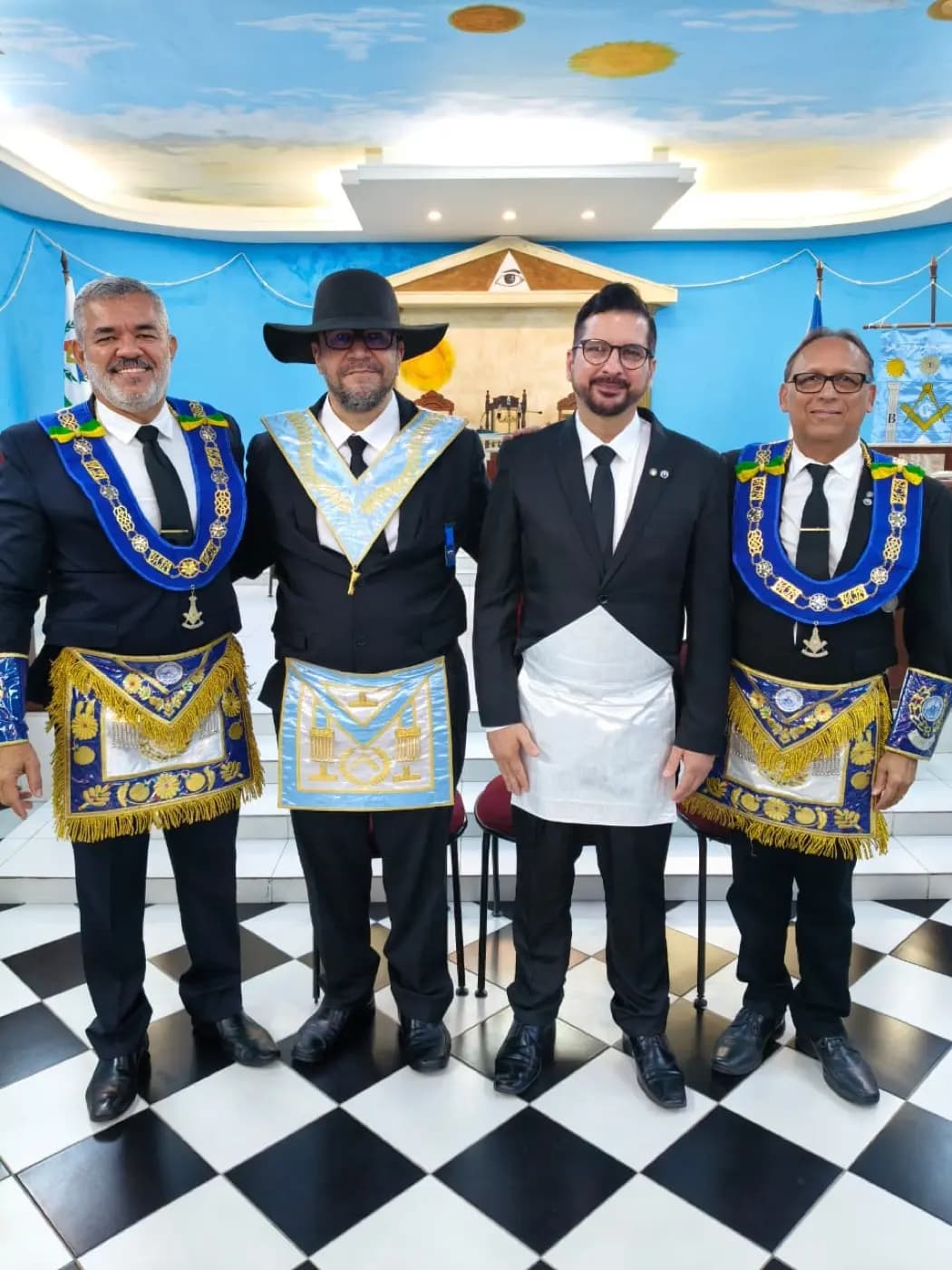 Registro fotográfico: SESSÃO MAGNA DE INICIAÇÃO REALIZADA PELA LOJA MAÇÔNICA ARY REIS DUARTE Nº 4.251, ORIENTE DE PARNAMIRIM/RN.