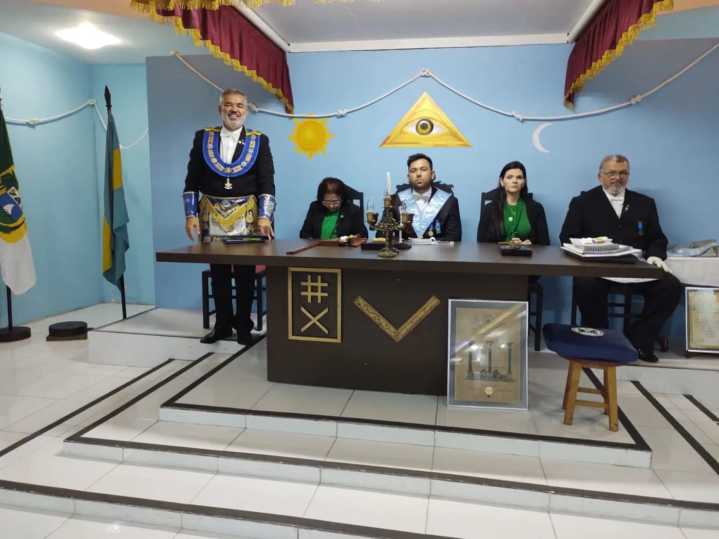 Registro fotográfico: SESSÃO MAGNA DE INSTALAÇÃO E POSSE DE VENERÁVEL MESTRE E POSSE DA NOVA DIRETORIA DA LOJA MAÇÔNICA LUIZ GONZAGA DO NASCIMENTO Nº 4.567, ORIENTE DE PARNAMIRIML-RN, ELEITOS PARA O BIÊNIO 2025/2027.