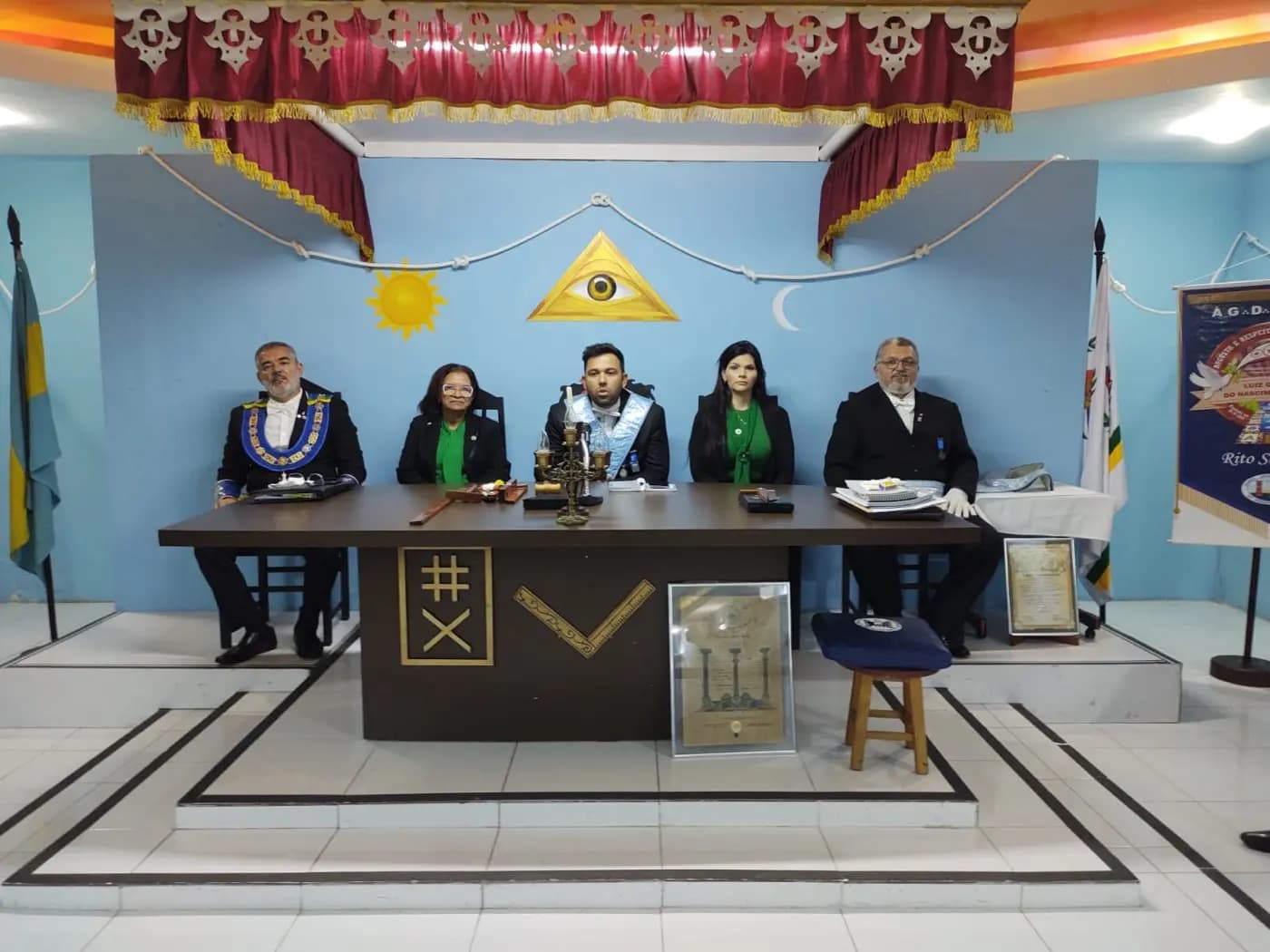 Registro fotográfico: SESSÃO MAGNA DE INSTALAÇÃO E POSSE DE VENERÁVEL MESTRE E POSSE DA NOVA DIRETORIA DA LOJA MAÇÔNICA LUIZ GONZAGA DO NASCIMENTO Nº 4.567, ORIENTE DE PARNAMIRIML-RN, ELEITOS PARA O BIÊNIO 2025/2027.