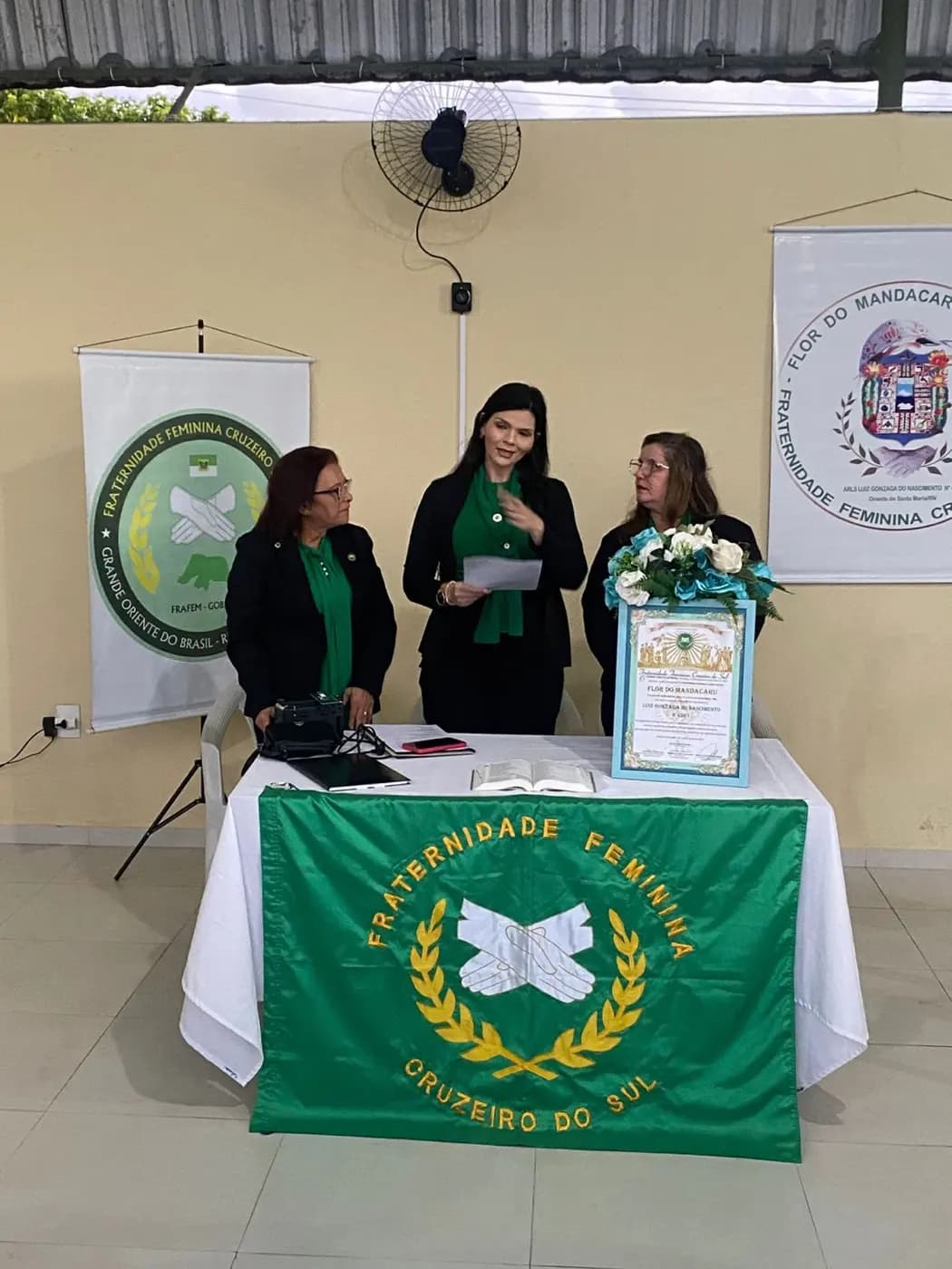 Registro fotográfico: SESSÃO MAGNA DE INSTALAÇÃO E POSSE DE VENERÁVEL MESTRE E POSSE DA NOVA DIRETORIA DA LOJA MAÇÔNICA LUIZ GONZAGA DO NASCIMENTO Nº 4.567, ORIENTE DE PARNAMIRIML-RN, ELEITOS PARA O BIÊNIO 2025/2027.