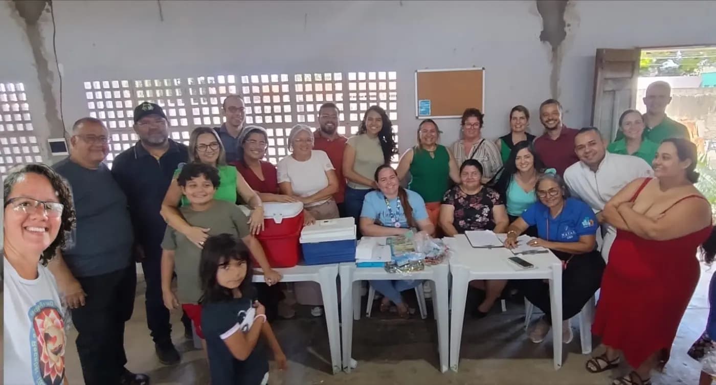Registro fotográfico: AÇÃO FILANTRÓPICA REALIZADA PELA LOJA MAÇÔNICA UNIVERSITÁRIA ESTRELA NATALENSE Nº 4.122, ORIENTE DE PARNAMIRIM-RN, EM PARCERIA COM A FRATERNIDADE FEMININA CRUZEIRO DO SUL – ANJOS DE LUZ E COM A INSTITUIÇÃO DAR E RECEBER.