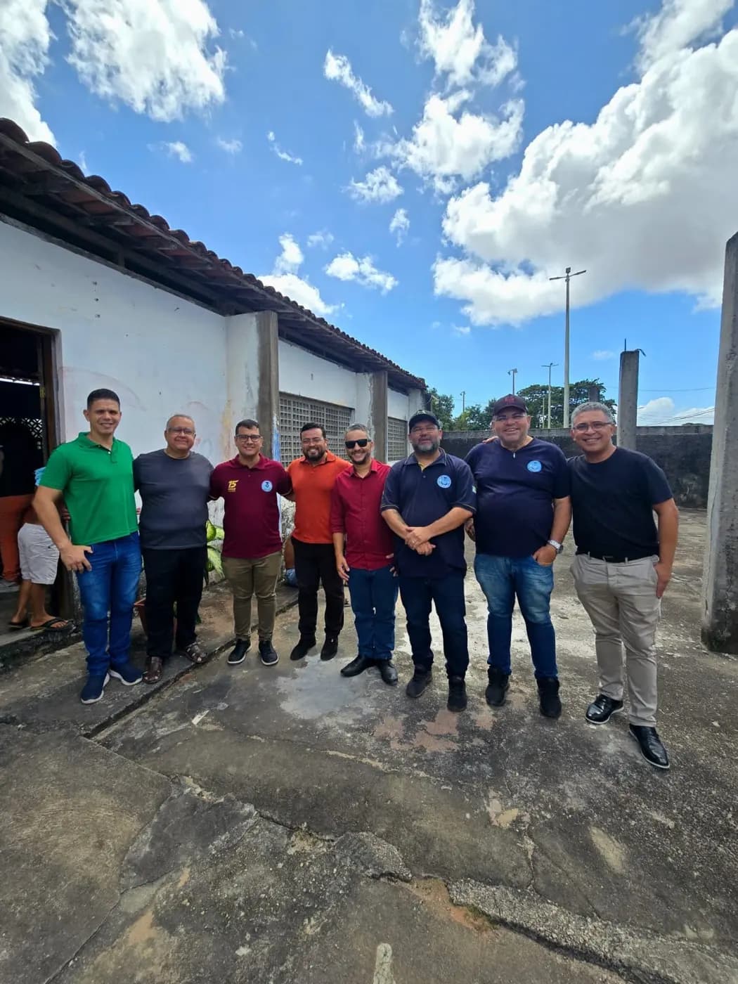 Registro fotográfico: AÇÃO FILANTRÓPICA REALIZADA PELA LOJA MAÇÔNICA UNIVERSITÁRIA ESTRELA NATALENSE Nº 4.122, ORIENTE DE PARNAMIRIM-RN, EM PARCERIA COM A FRATERNIDADE FEMININA CRUZEIRO DO SUL – ANJOS DE LUZ E COM A INSTITUIÇÃO DAR E RECEBER.
