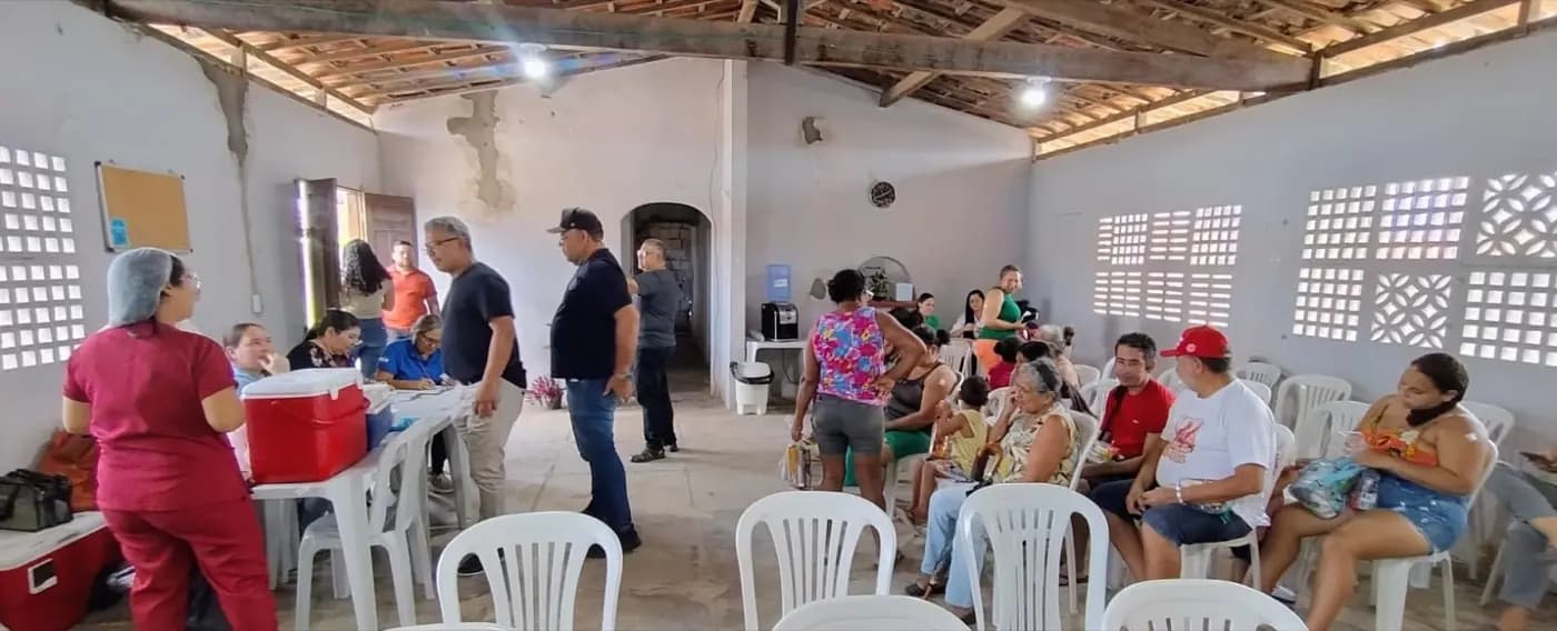 Registro fotográfico: AÇÃO FILANTRÓPICA REALIZADA PELA LOJA MAÇÔNICA UNIVERSITÁRIA ESTRELA NATALENSE Nº 4.122, ORIENTE DE PARNAMIRIM-RN, EM PARCERIA COM A FRATERNIDADE FEMININA CRUZEIRO DO SUL – ANJOS DE LUZ E COM A INSTITUIÇÃO DAR E RECEBER.