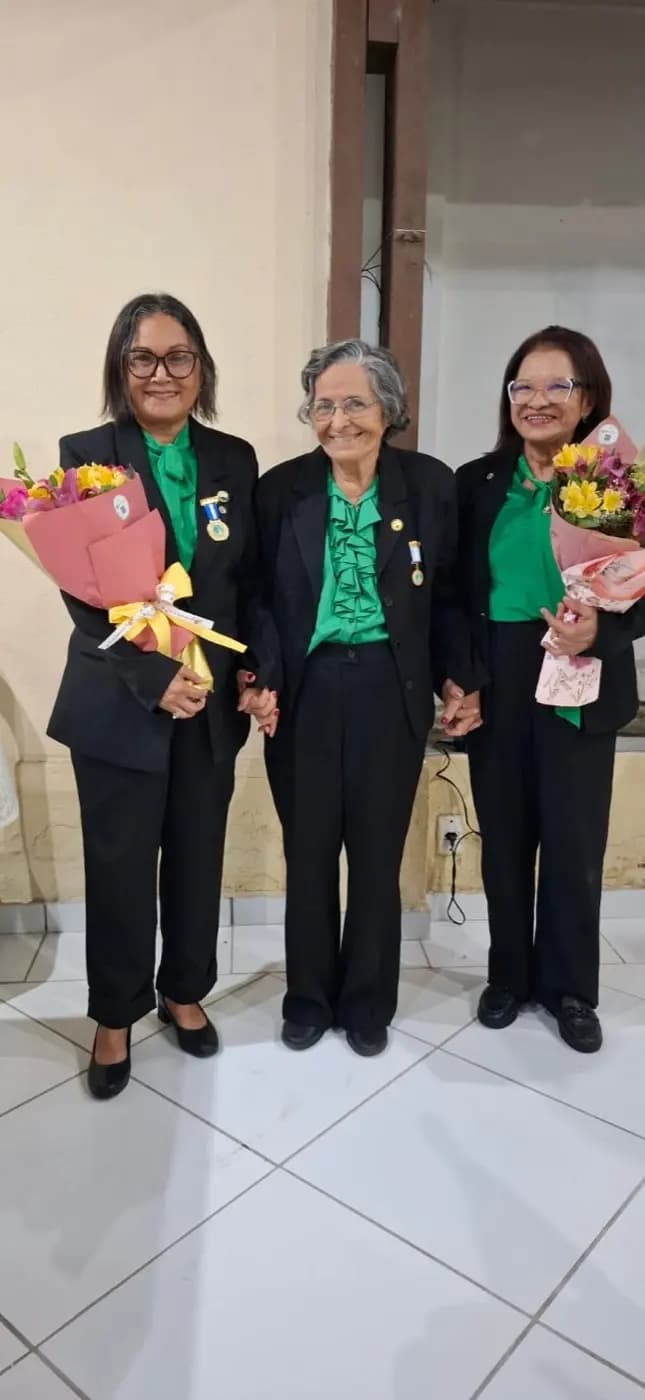 Registro fotográfico: POSSE DA NOVA DIRETORIA DA FRATERNIDADE FEMININA CRUZEIRO DO SUL – TRAMPOLIM DA VITÓRIA, VINCULADA À LOJA MAÇÔNICA TRAMPOLIM DA VITÓRIA Nº 1606, ORIENTE DE NATAL/RN.