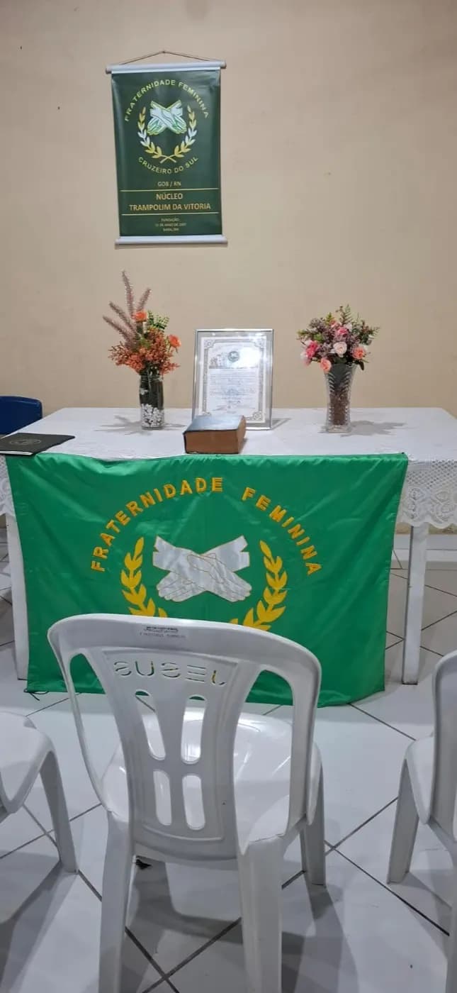 Registro fotográfico: POSSE DA NOVA DIRETORIA DA FRATERNIDADE FEMININA CRUZEIRO DO SUL – TRAMPOLIM DA VITÓRIA, VINCULADA À LOJA MAÇÔNICA TRAMPOLIM DA VITÓRIA Nº 1606, ORIENTE DE NATAL/RN.