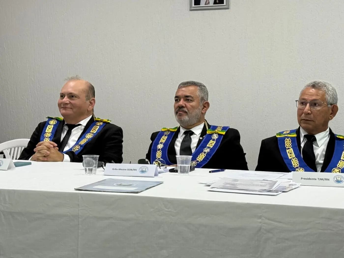 Registro fotográfico: ATO ADMINISTRATIVO DE POSSE DA DIRETORA EXECUTIVA DA APJ/GOB-RN, DE SECRETÁRIOS DO GOB-RN E DE JUÍZES DOS TRIBUNAIS MAÇÔNICOS DO GOB-RN.