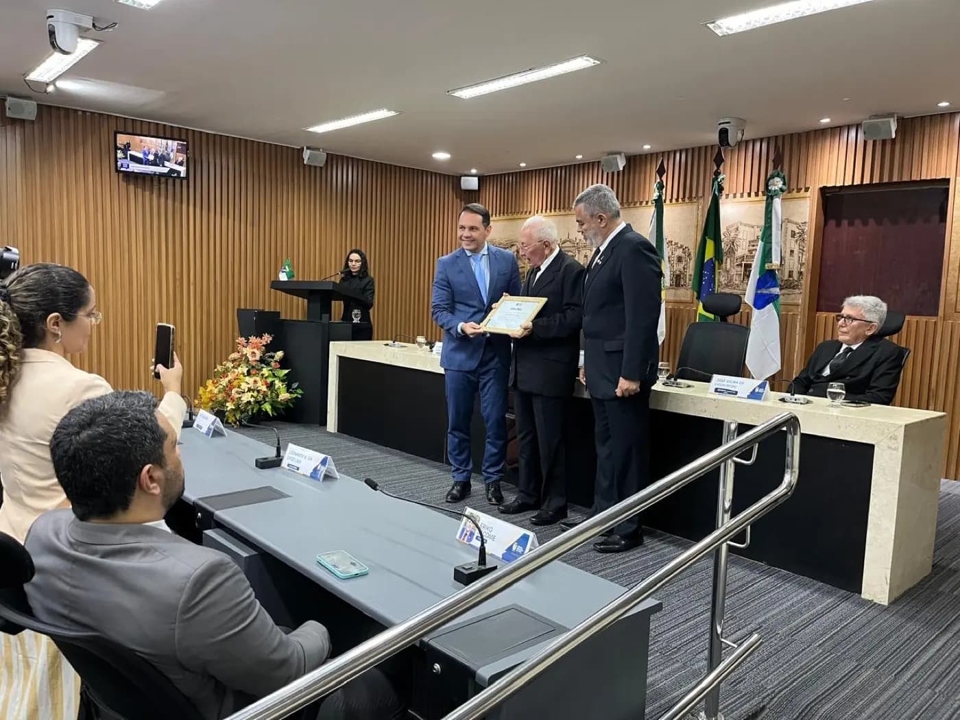 Registro fotográfico: SESSÃO SOLENE EM HOMENAGEM AO DIA DO MAÇOM 2025 – CÂMARA MUNICIPAL DE NATAL/RN.