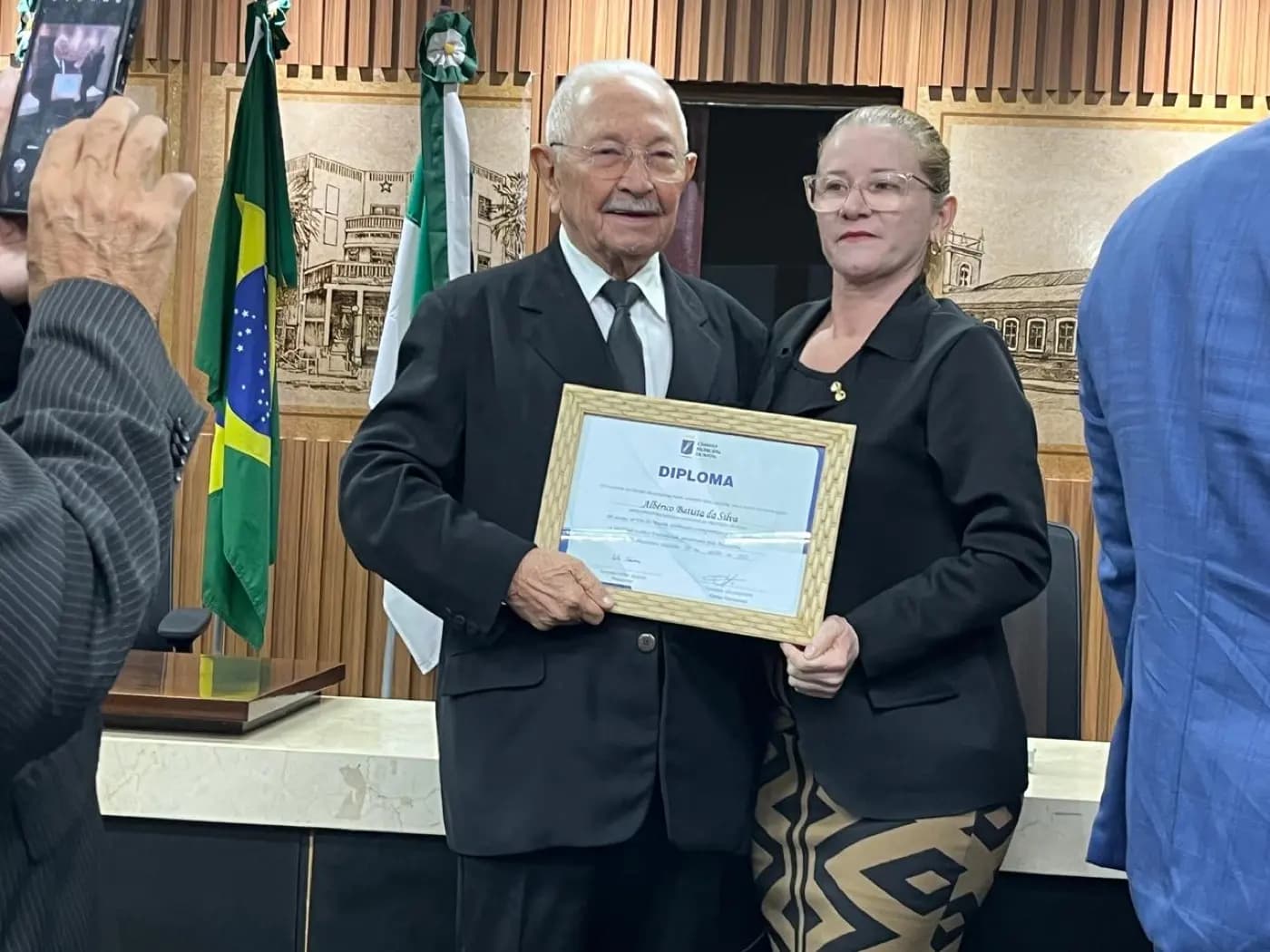 Registro fotográfico: SESSÃO SOLENE EM HOMENAGEM AO DIA DO MAÇOM 2025 – CÂMARA MUNICIPAL DE NATAL/RN.
