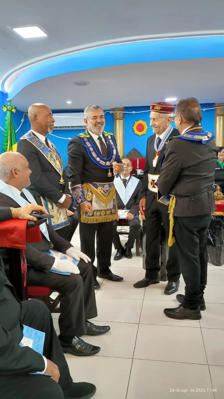 Registro fotográfico: SESSÃO MAGNA PÚBLICA ALUSIVA AO 119º ANO DE FUNDAÇÃO DA LOJA MAÇÔNICA EVOLUÇÃO SEGUNDA Nº 852, ORIENTE DE NATAL/RN.