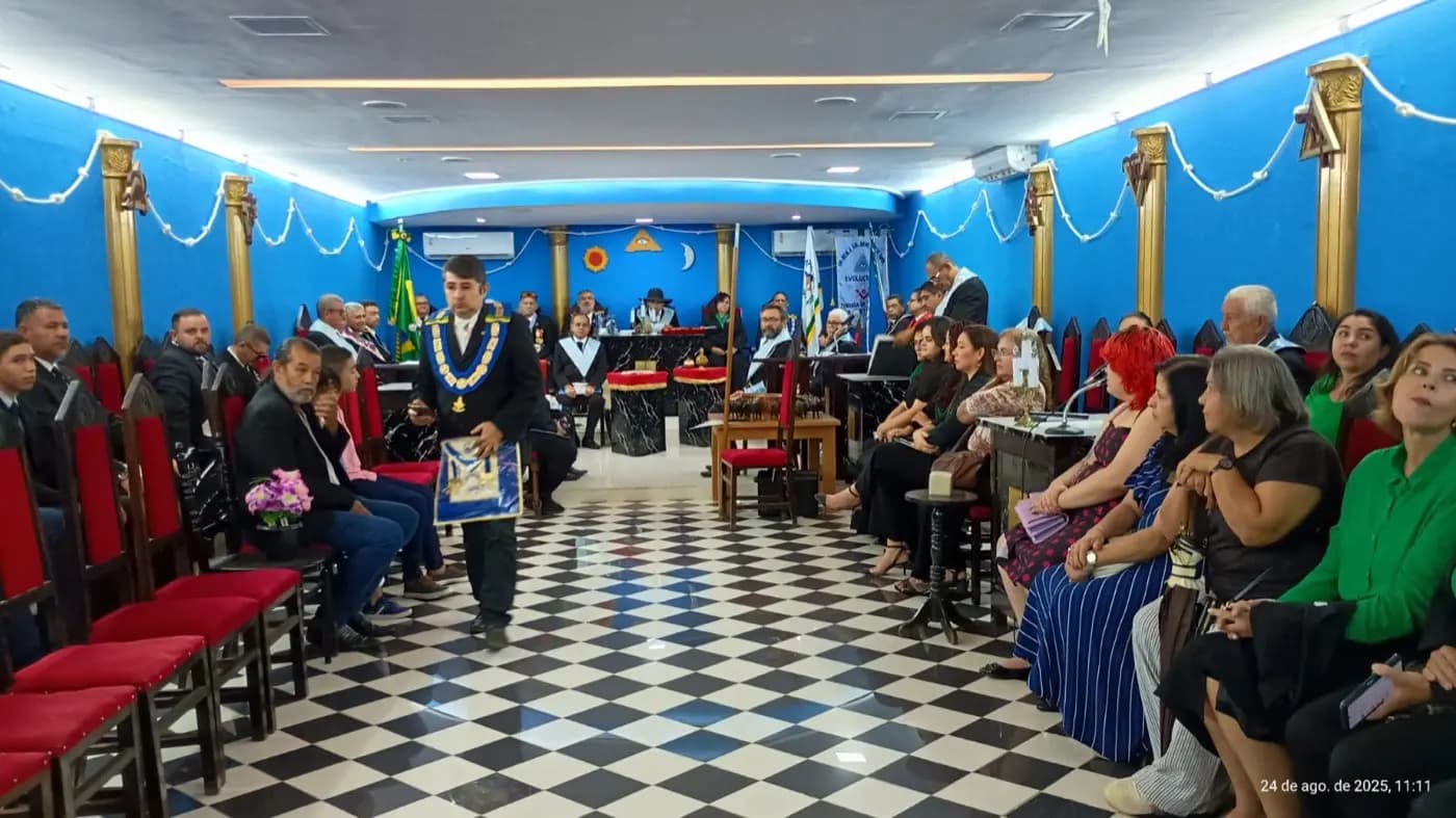 Registro fotográfico: SESSÃO MAGNA PÚBLICA ALUSIVA AO 119º ANO DE FUNDAÇÃO DA LOJA MAÇÔNICA EVOLUÇÃO SEGUNDA Nº 852, ORIENTE DE NATAL/RN.