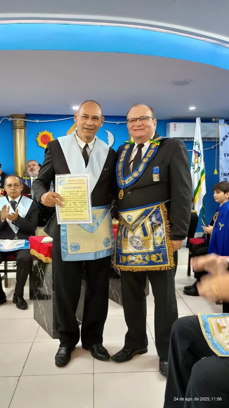 Registro fotográfico: SESSÃO MAGNA PÚBLICA ALUSIVA AO 119º ANO DE FUNDAÇÃO DA LOJA MAÇÔNICA EVOLUÇÃO SEGUNDA Nº 852, ORIENTE DE NATAL/RN.