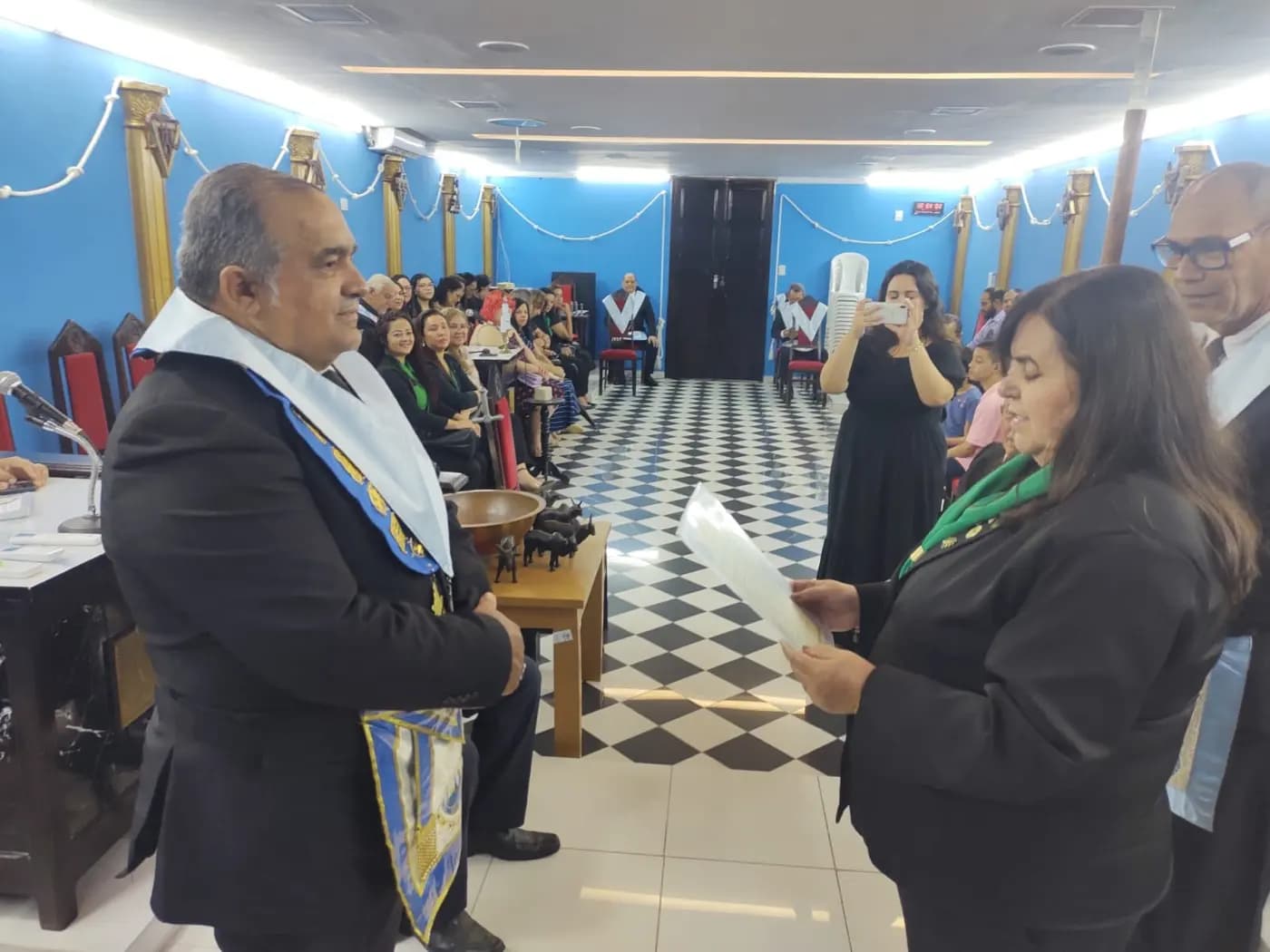 Registro fotográfico: SESSÃO MAGNA PÚBLICA ALUSIVA AO 119º ANO DE FUNDAÇÃO DA LOJA MAÇÔNICA EVOLUÇÃO SEGUNDA Nº 852, ORIENTE DE NATAL/RN.