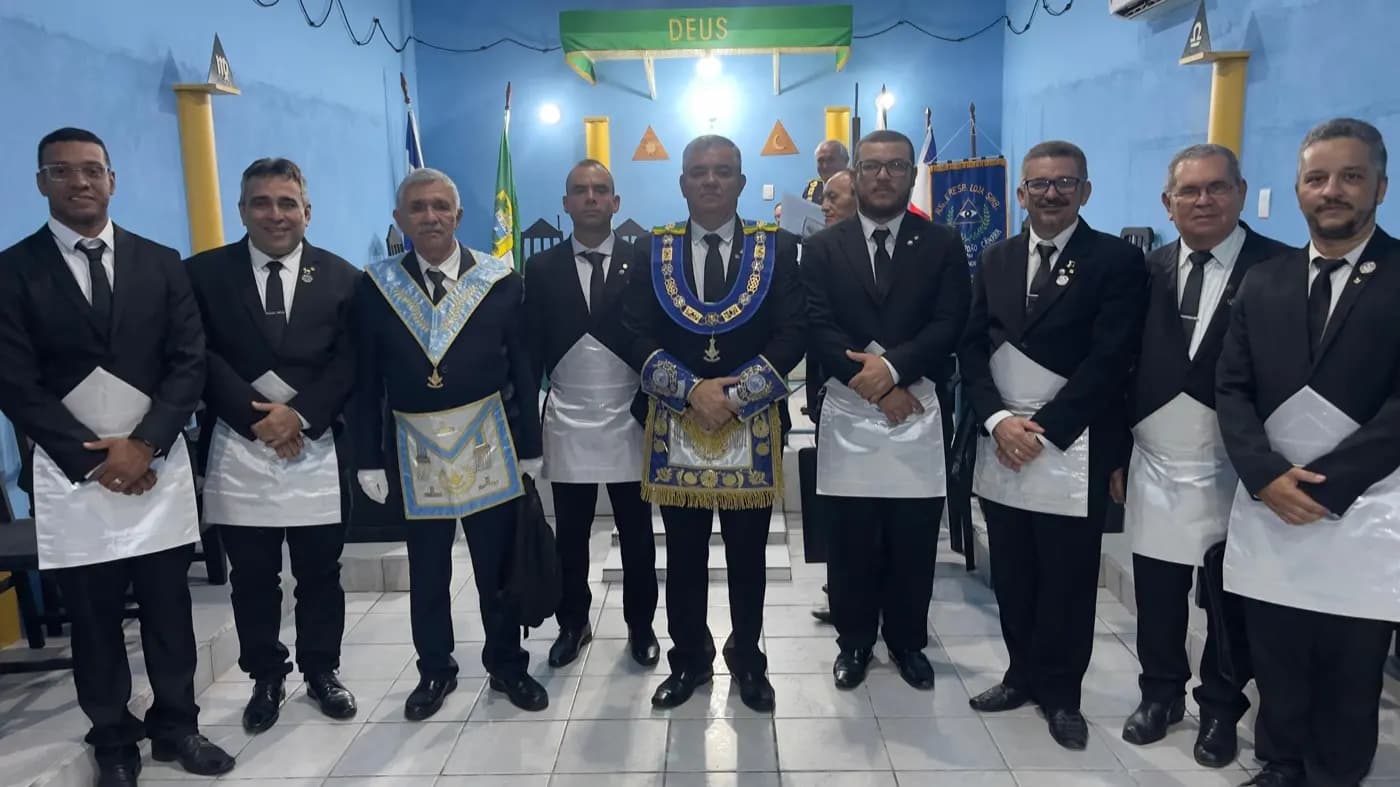 Registro fotográfico: SESSÃO MAGNA DE INICIAÇÃO REALIZADA PELA LOJA MAÇÔNICA SENADOR JOÃO CÂMARA Nº 3.268, DO ORIENTE DE JOÃO CÂMARA-RN.