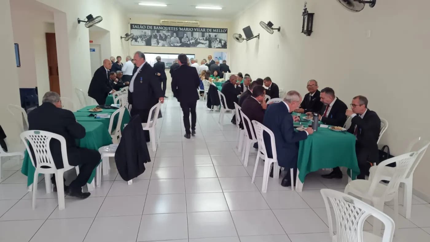 Registro fotográfico: PARTICIPAÇÃO DO GRÃO-MESTRE DO GOB-RN NA SESSÃO MAGNA DE INICIAÇÃO REALIZADA PELA LOJA MAÇÔNICA GENTIL MARINHO N° 2.070, ORIENTE DE NATAL-RN.