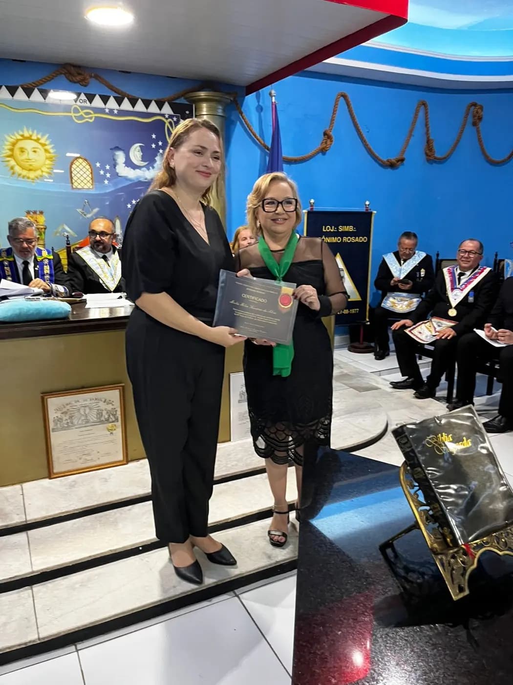Registro fotográfico: 34ª SESSÃO MAGNA PÚBLICA PROMOVIDA PELA LOJA MAÇÔNICA JERÔNIMO ROSADO Nº 1994, ORIENTE DE MOSSORÓ/RN, ALUSIVA À 49ª NOITE DA CULTURA.