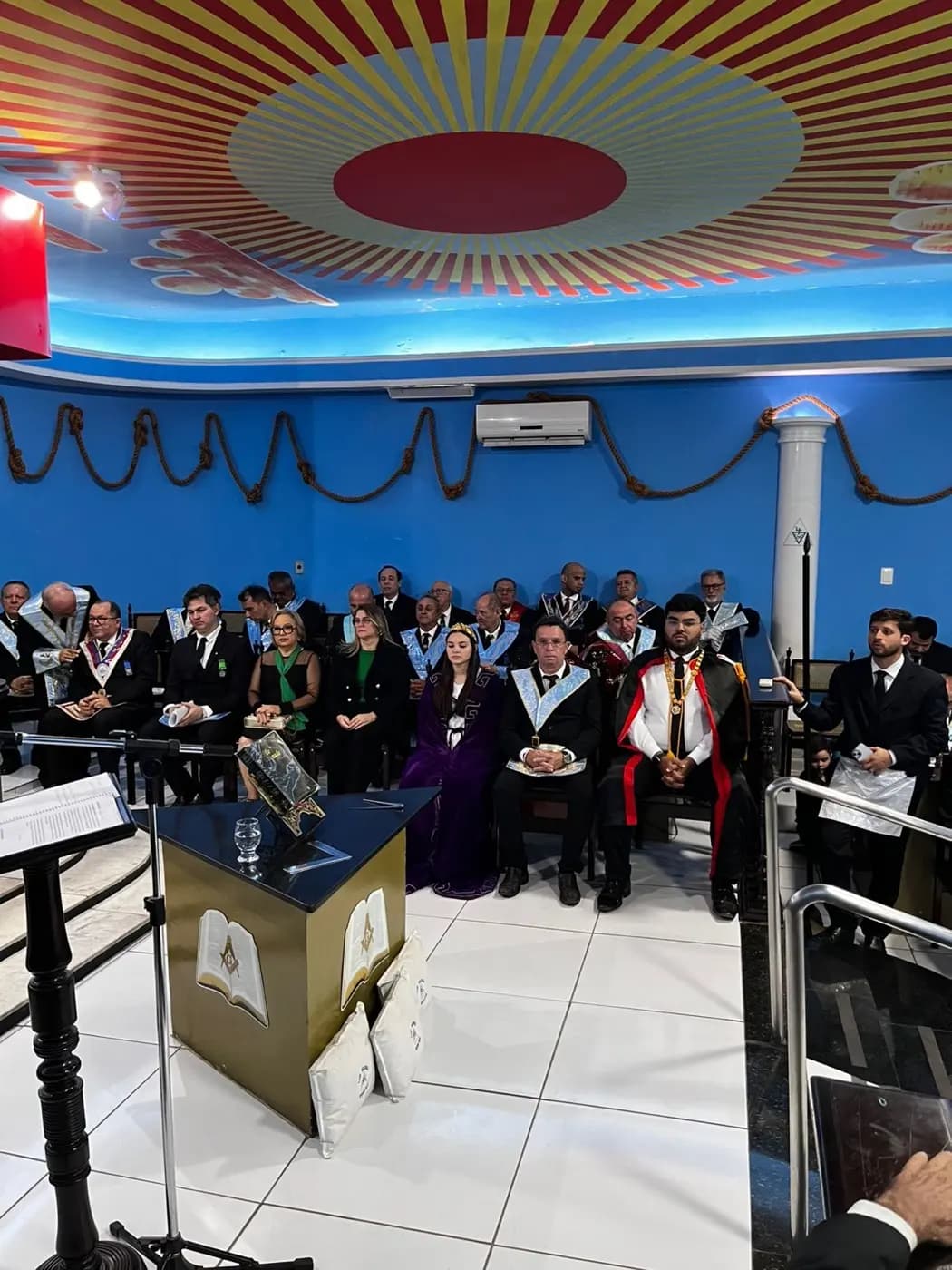 Registro fotográfico: 34ª SESSÃO MAGNA PÚBLICA PROMOVIDA PELA LOJA MAÇÔNICA JERÔNIMO ROSADO Nº 1994, ORIENTE DE MOSSORÓ/RN, ALUSIVA À 49ª NOITE DA CULTURA.