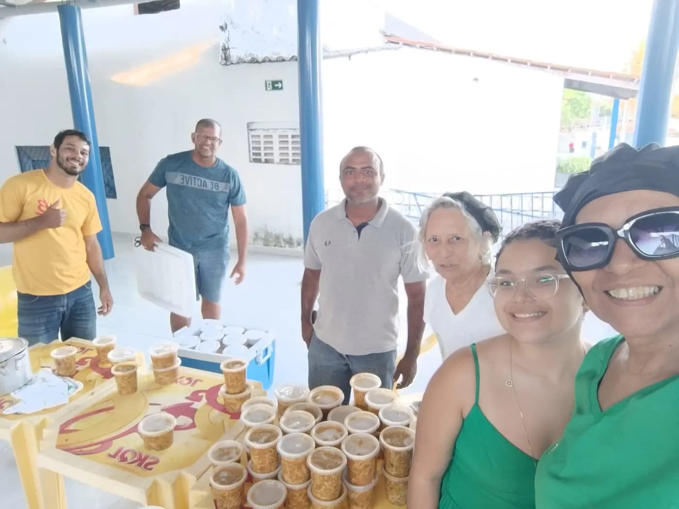 Registro fotográfico: AÇÃO FILANTRÓPICA REALIZADA PELA LOJA MAÇÔNICA PEDRO ALVES PINHEIRO Nº 3.918, ORIENTE DE EXTREMOZ-RN, EM CONJUNTO COM A FRATERNIDADE FEMININA CRUZEIRO DO SUL – FLOR DE LIZ, A ELA VINCULADA.