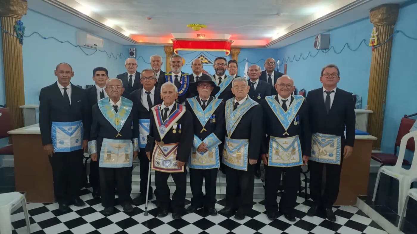 Registro fotográfico: SESSÃO MAGNA PÚBLICA ALUSIVA AO 61º ANO DE FUNDAÇÃO DA LOJA MAÇÔNICA TRAMPOLIM DA VITÓRIA Nº 1606, ORIENTE DE NATAL/RN.