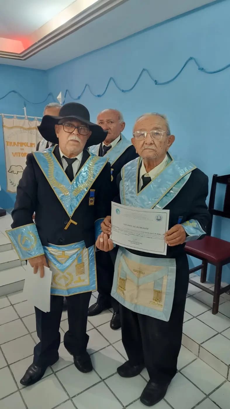 Registro fotográfico: SESSÃO MAGNA PÚBLICA ALUSIVA AO 61º ANO DE FUNDAÇÃO DA LOJA MAÇÔNICA TRAMPOLIM DA VITÓRIA Nº 1606, ORIENTE DE NATAL/RN.