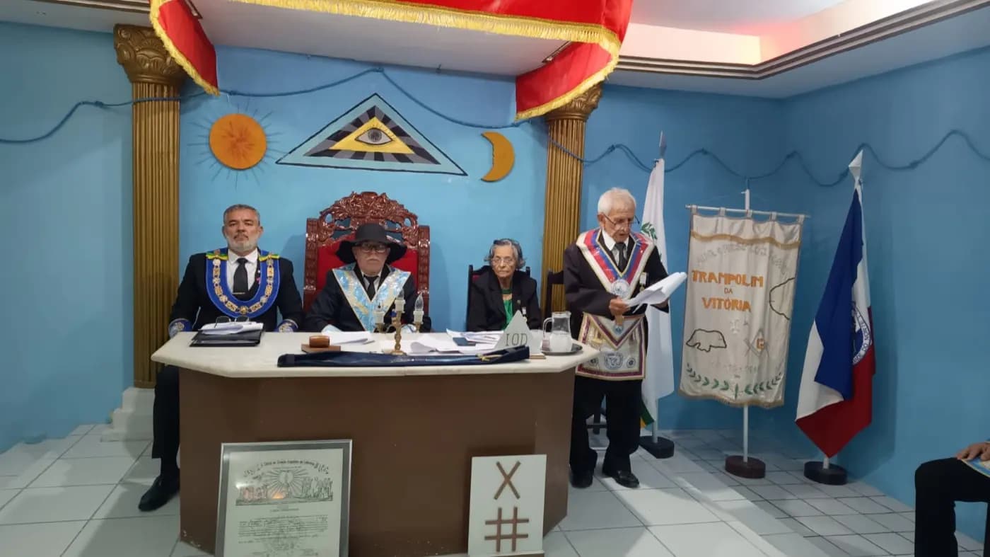 Registro fotográfico: SESSÃO MAGNA PÚBLICA ALUSIVA AO 61º ANO DE FUNDAÇÃO DA LOJA MAÇÔNICA TRAMPOLIM DA VITÓRIA Nº 1606, ORIENTE DE NATAL/RN.