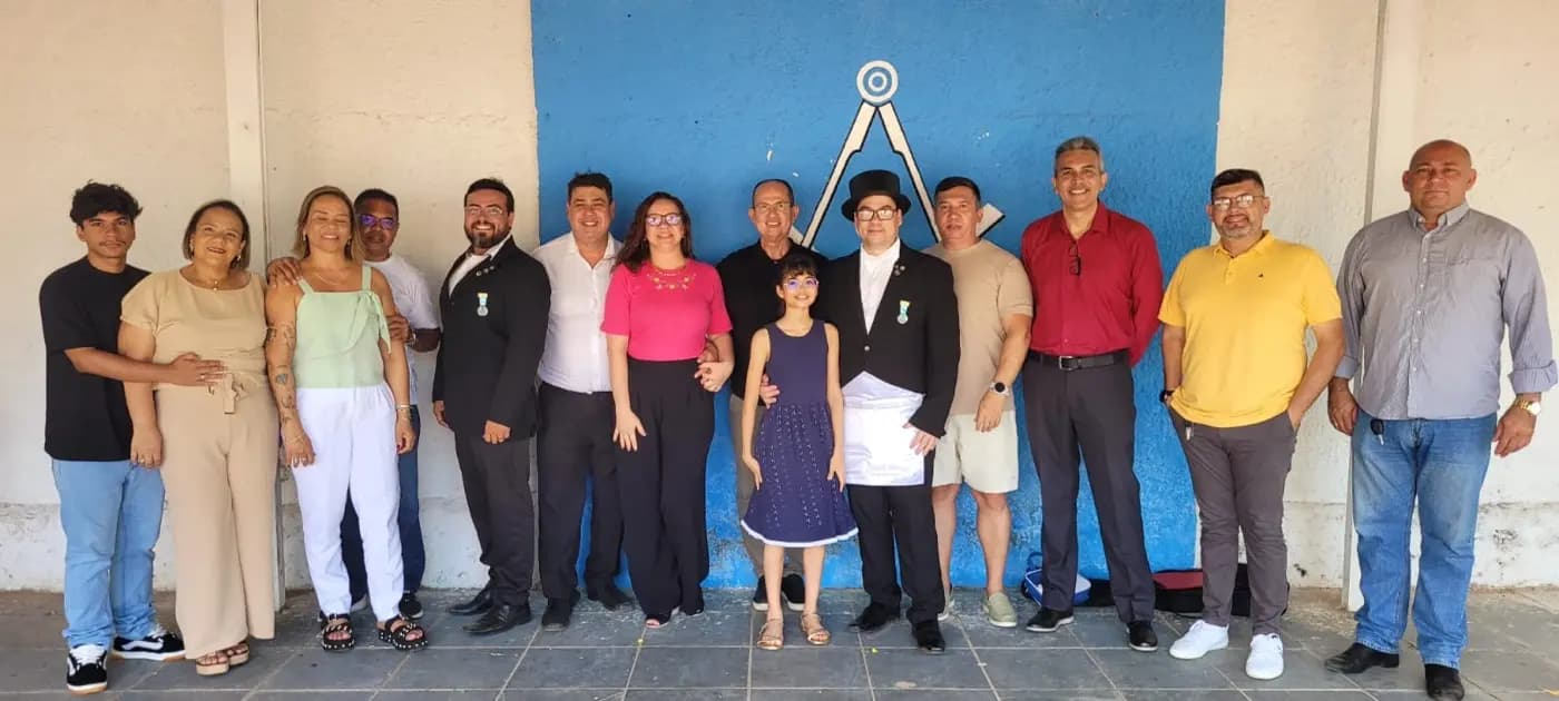 Registro fotográfico: SESSÃO MAGNA DE INICIAÇÃO NO RITO SCHRÖDER, REALIZADA PELA LOJA MAÇÔNICA UNIVERSITÁRIA ESTRELA NATALENSE Nº 4.122, ORIENTE DE PARNAMIRIM/RN.