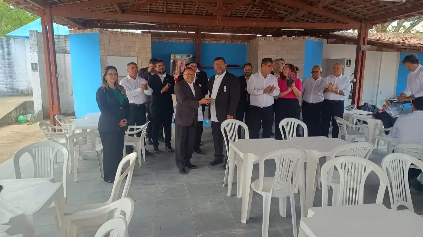 Registro fotográfico: SESSÃO MAGNA DE INICIAÇÃO NO RITO SCHRÖDER, REALIZADA PELA LOJA MAÇÔNICA UNIVERSITÁRIA ESTRELA NATALENSE Nº 4.122, ORIENTE DE PARNAMIRIM/RN.