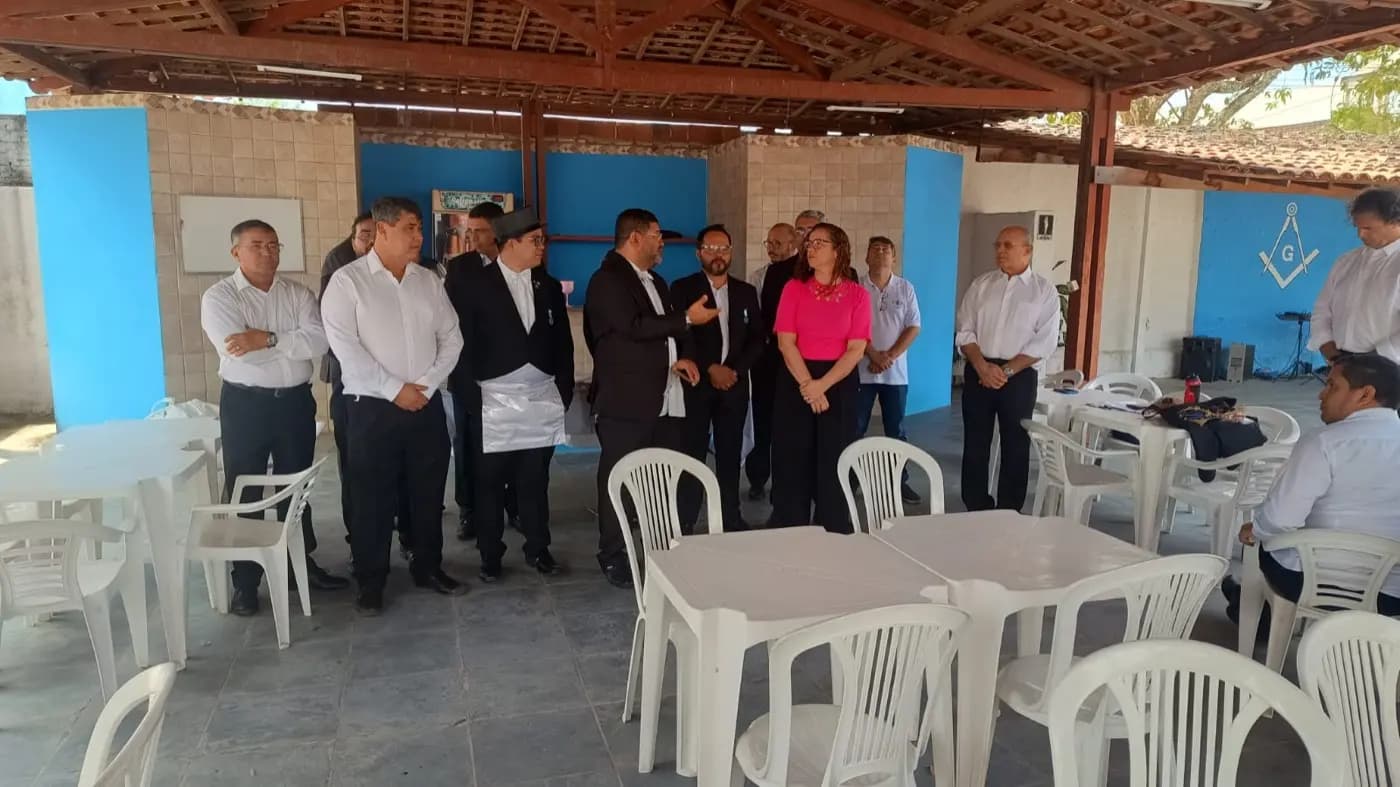 Registro fotográfico: SESSÃO MAGNA DE INICIAÇÃO NO RITO SCHRÖDER, REALIZADA PELA LOJA MAÇÔNICA UNIVERSITÁRIA ESTRELA NATALENSE Nº 4.122, ORIENTE DE PARNAMIRIM/RN.