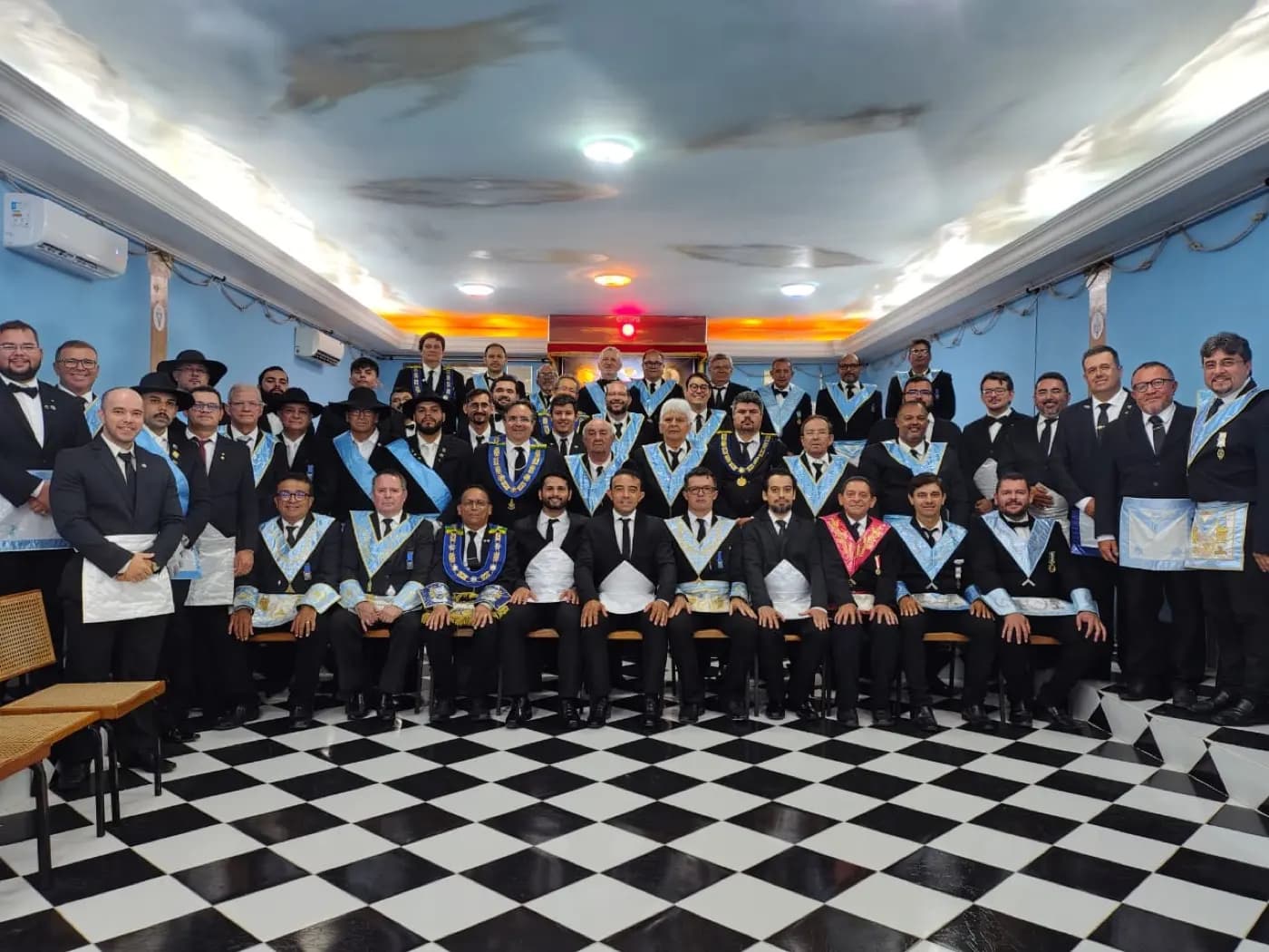 Registro fotográfico: SESSÃO MAGNA DE INICIAÇÃO REALIZADA PELA LOJA MAÇÔNICA MANOEL REGINALDO DA ROCHA Nº 2.439, ORIENTE DE PAU DOS FERROS/RN.
