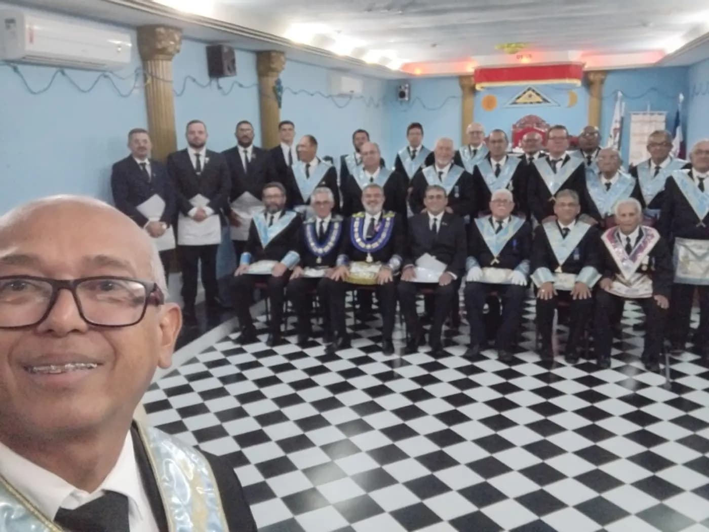 Registro fotográfico: PARTICIPAÇÃO DO GRÃO-MESTRE DO GOB-RN NA SESSÃO MAGNA DE INICIAÇÃO REALIZADA PELA LOJA MAÇÔNICA TRAMPOLIM DA VITÓRIA N° 1.606, ORIENTE DE NATAL/RN.