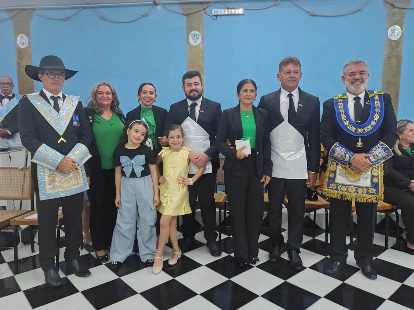Registro fotográfico: SESSÃO MAGNA DE INICIAÇÃO REALIZADA PELA LOJA MAÇÔNICA MANOEL REGINALDO DA ROCHA Nº 2.439, ORIENTE DE PAU DOS FERROS/RN.