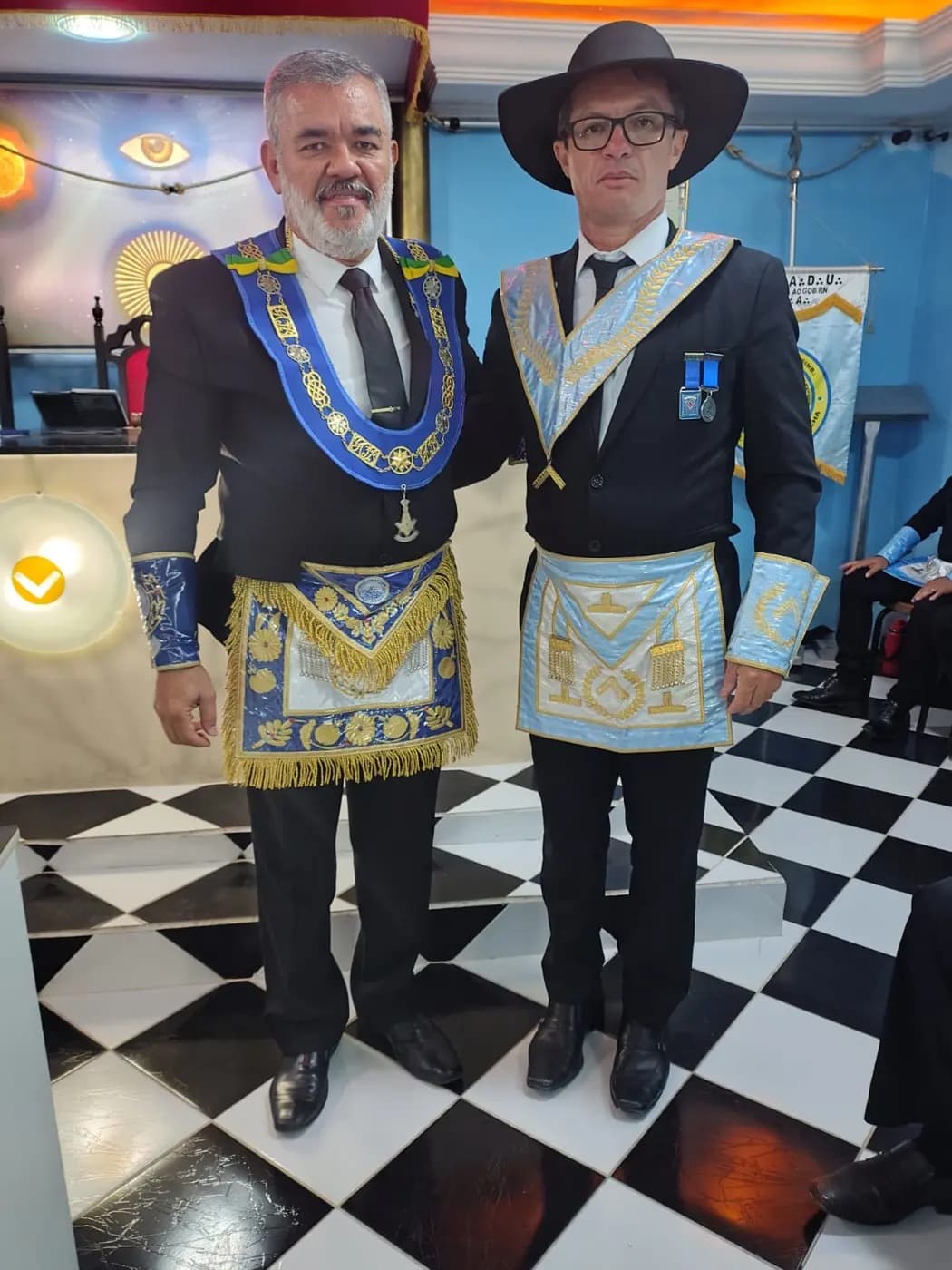 Registro fotográfico: SESSÃO MAGNA DE INICIAÇÃO REALIZADA PELA LOJA MAÇÔNICA MANOEL REGINALDO DA ROCHA Nº 2.439, ORIENTE DE PAU DOS FERROS/RN.