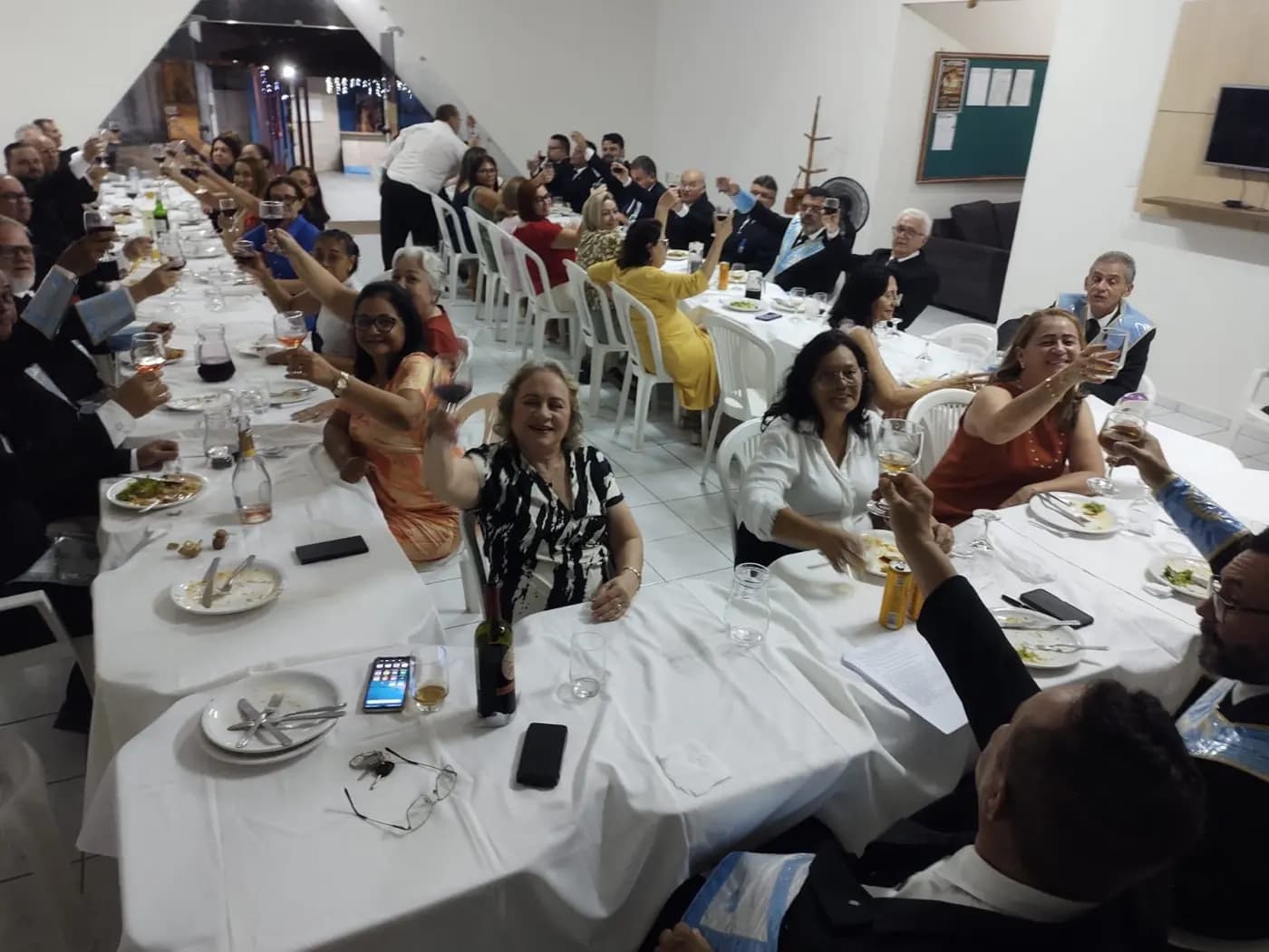 Registro fotográfico: CEIA PARAMAÇÔNICA DE CONFRATERNIZAÇÃO NATALINA 2025 REALIZADA PELA LOJA MAÇÔNICA UNIÃO NATALENSE Nº 2.414, ORIENTE DE PARNAMIRIM/RN.