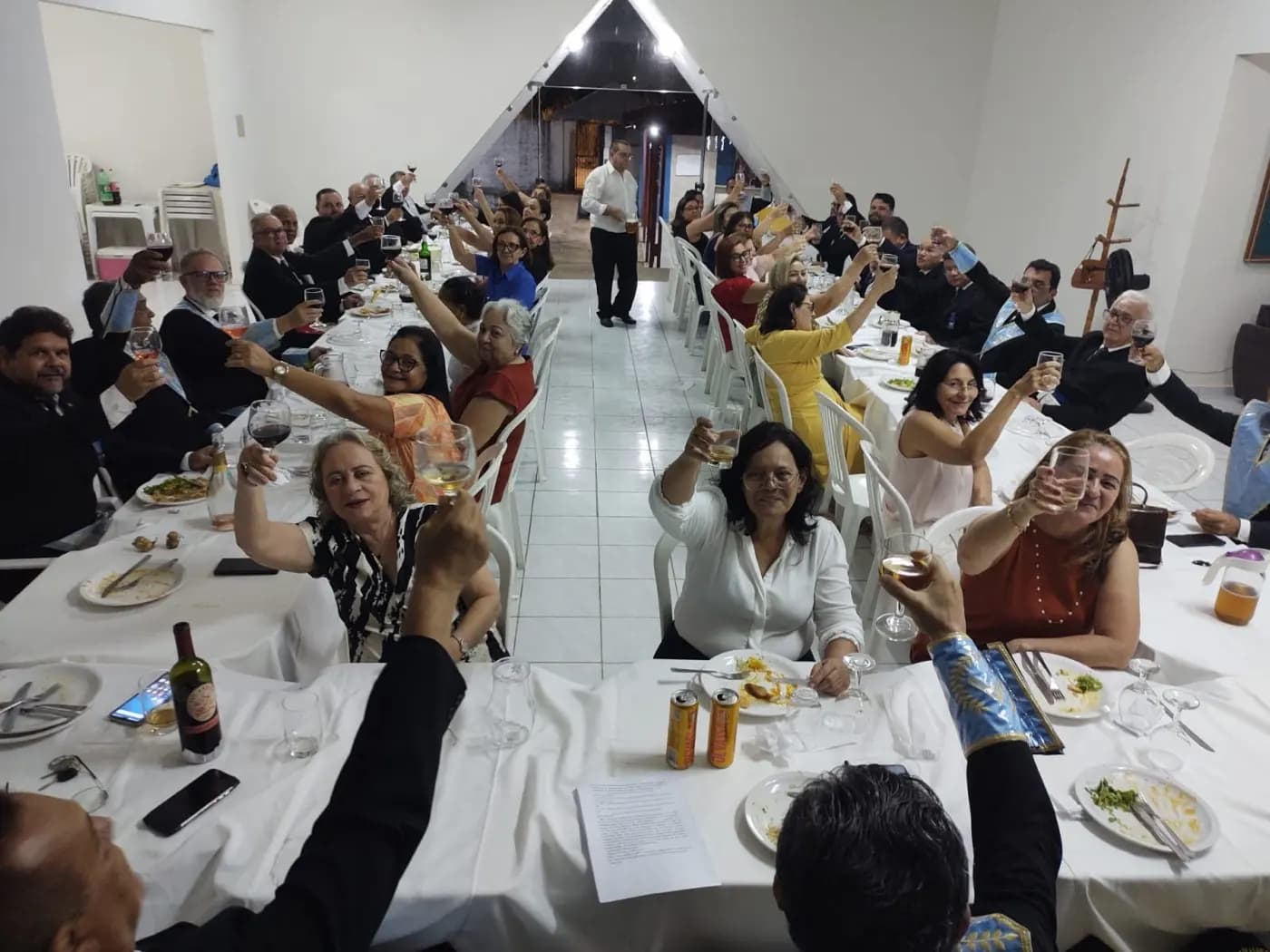 Registro fotográfico: CEIA PARAMAÇÔNICA DE CONFRATERNIZAÇÃO NATALINA 2025 REALIZADA PELA LOJA MAÇÔNICA UNIÃO NATALENSE Nº 2.414, ORIENTE DE PARNAMIRIM/RN.