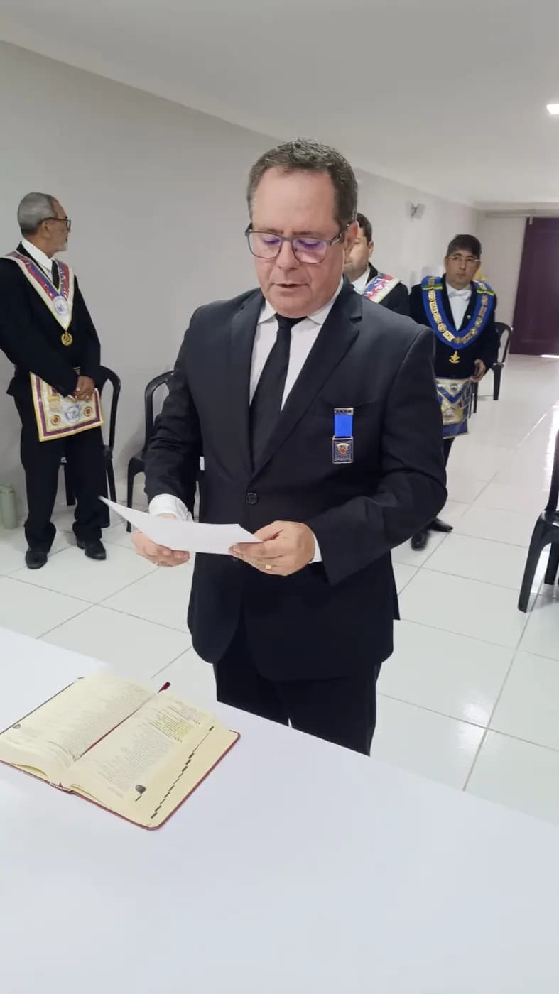 Registro fotográfico: PARTICIPAÇÃO DO GRÃO-MESTRE E DO GRÃO-MESTRE ADJUNTO DO GOB-RN NA PRIMEIRA REUNIÃO ORDINÁRIA DE 2025, DA PODERORA ASSEMBLEIA ESTADUAL LEGISLATIVA DO ESTADO DO RIO GRANDE DO NORTE (PAEL-RN).