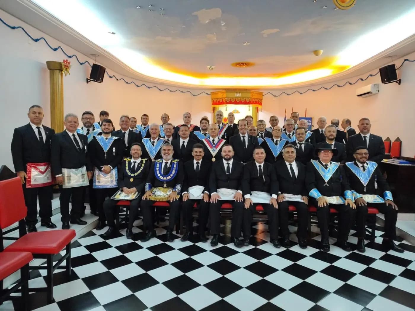 Registro fotográfico: SESSÃO MAGNA DE ELEVAÇÃO REALIZADA PELA LOJA MAÇÔNICA JOÃO CECÍLIO DA COSTA N° 2.116, ORIENTE DE NATAL/RN.